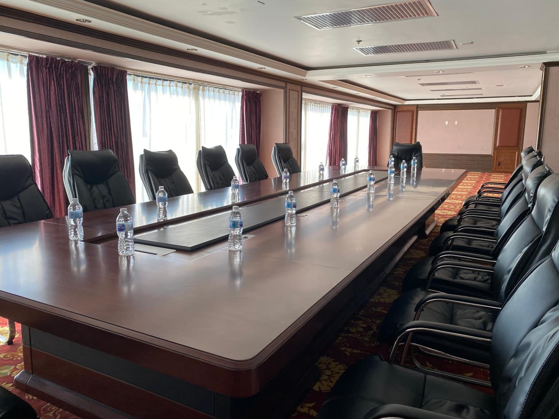 LA Crystal Hotel -Los Angeles-Long Beach Area property views in Carson, CA — gallery photo 3