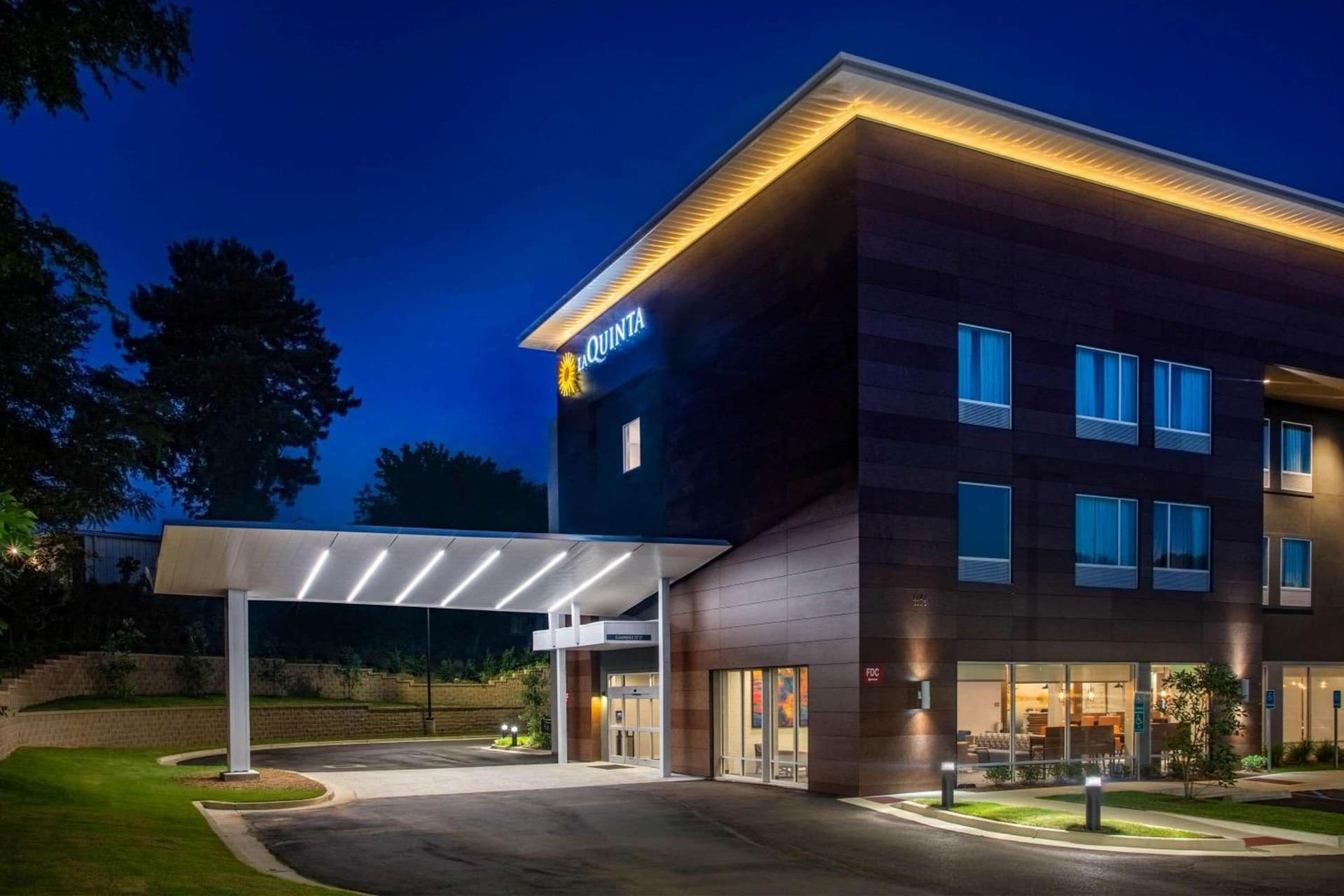 La Quinta Inn & Suites by Wyndham Oxford featured exterior or lobby in Oxford, MS — similar hotel