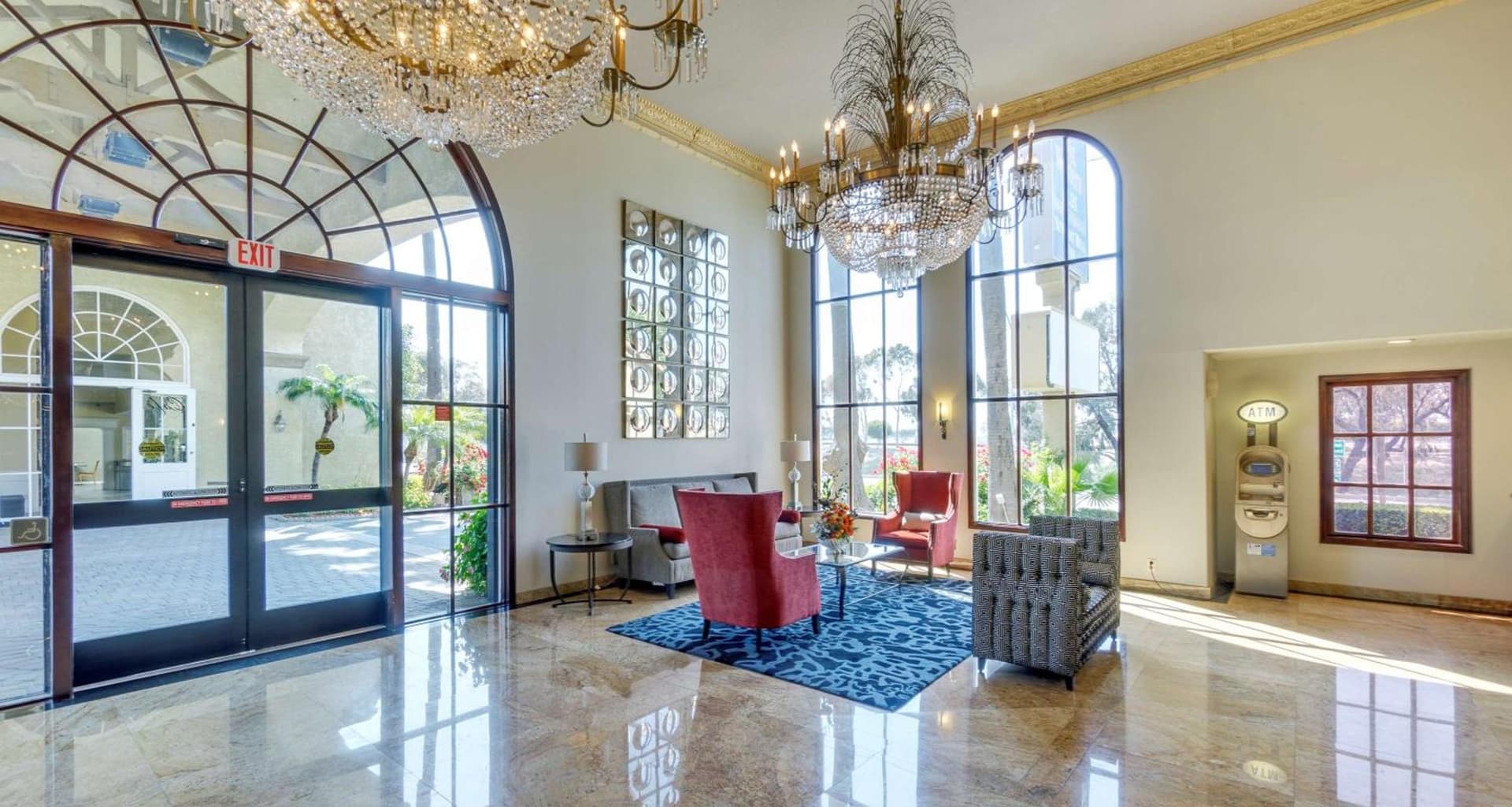 Best Western Plus Newport Mesa Inn property views in Costa Mesa, CA — gallery photo 3