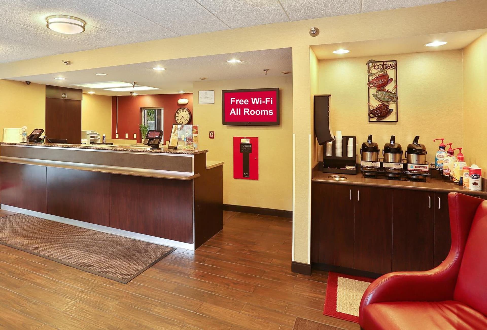 Red Roof Inn PLUS+ Washington DC - Alexandria property views in Alexandria, VA — gallery photo 3
