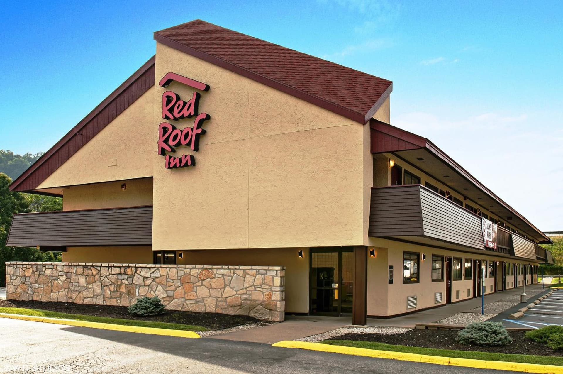 Red Roof Inn Charleston - Kanawha City, WV interior in Charleston, WV — gallery photo 2