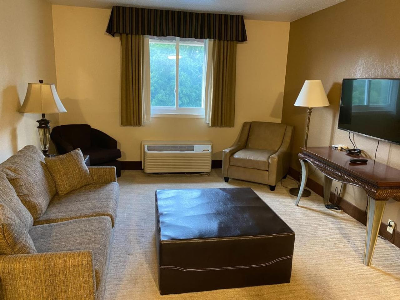 Wyndham Garden Warsaw interior in Warsaw, IN — gallery photo 2