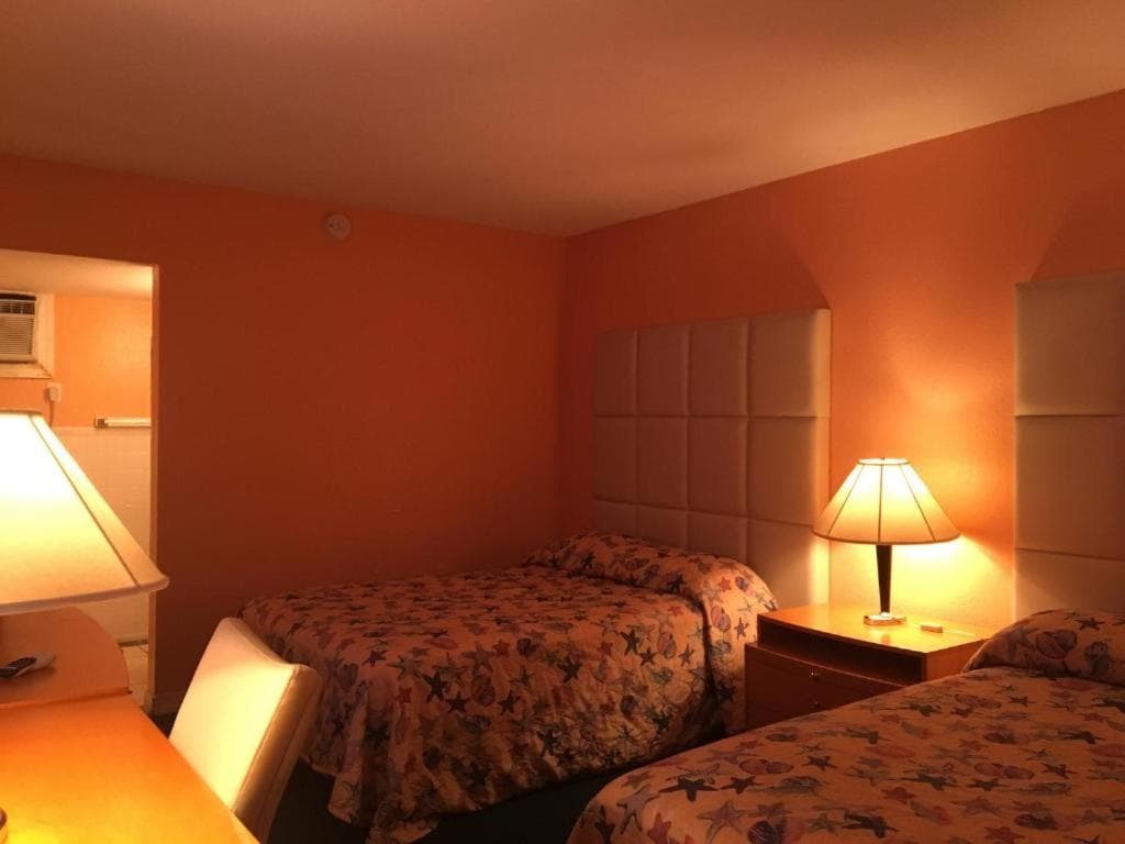 Executive Economy Lodge property views in Pompano Beach, FL — gallery photo 3