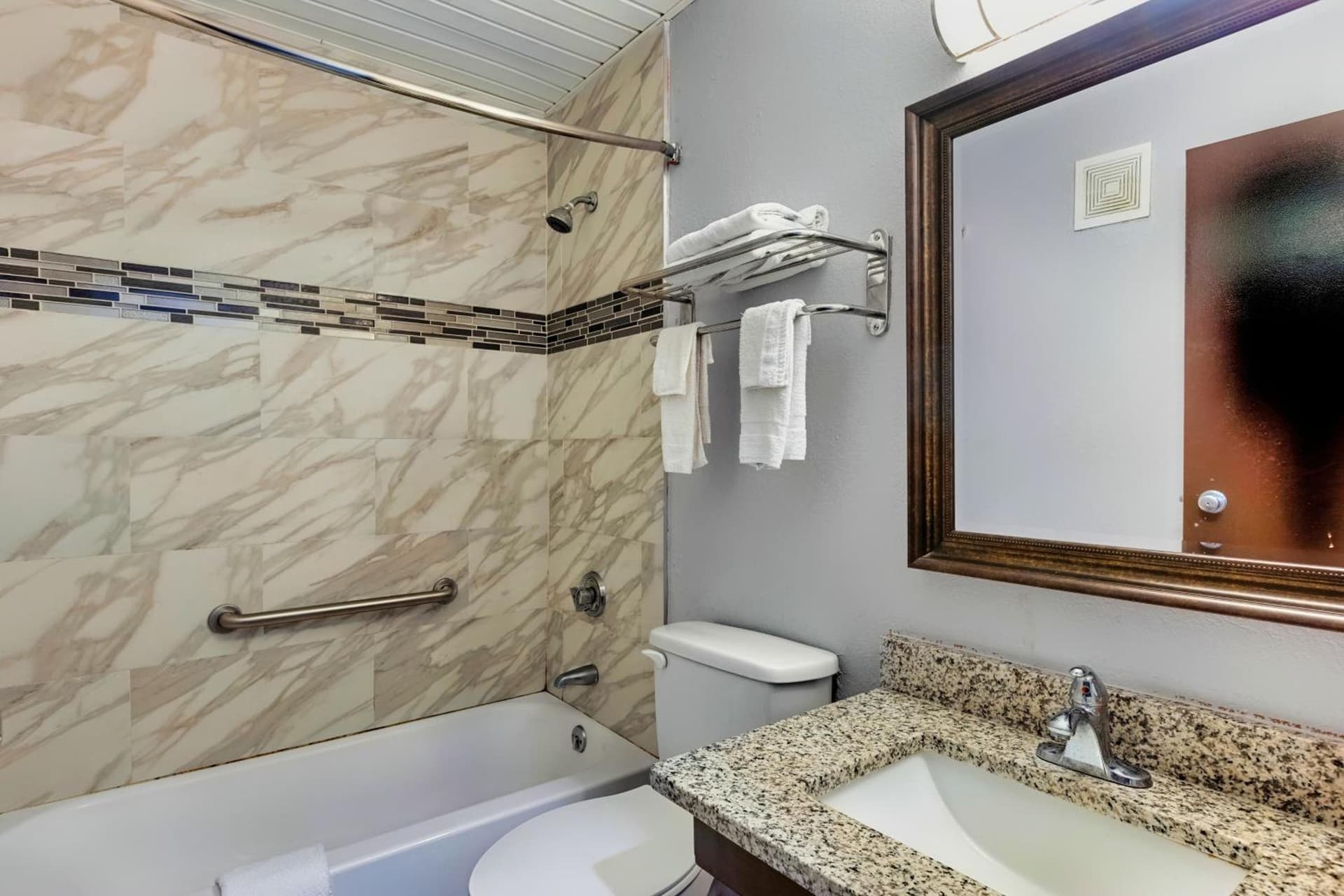Days Inn by Wyndham Savannah Gateway I-95 gallery photo in Savannah, GA — image 32