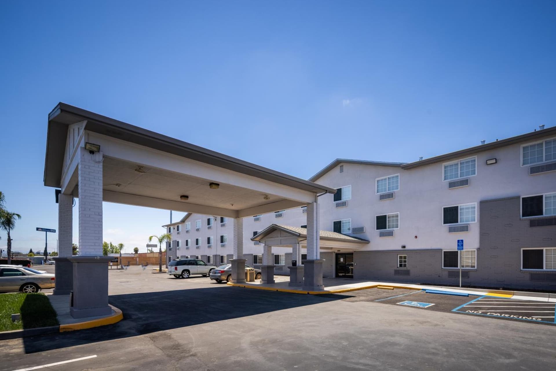 Comfort Inn Hayward - Oakland South interior in Hayward, CA — gallery photo 2
