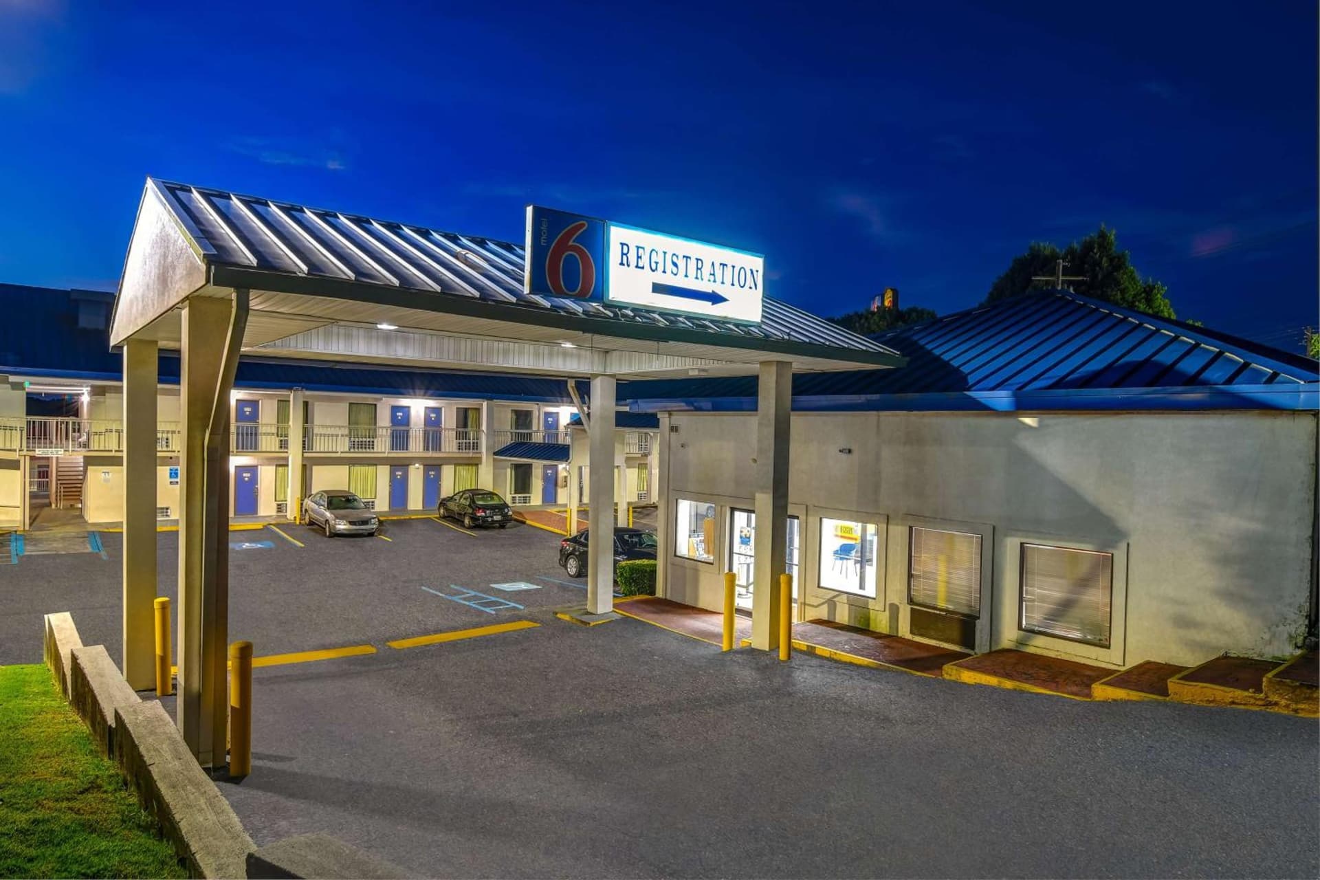 Motel 6-Atlanta, GA interior in Atlanta, GA — gallery photo 2