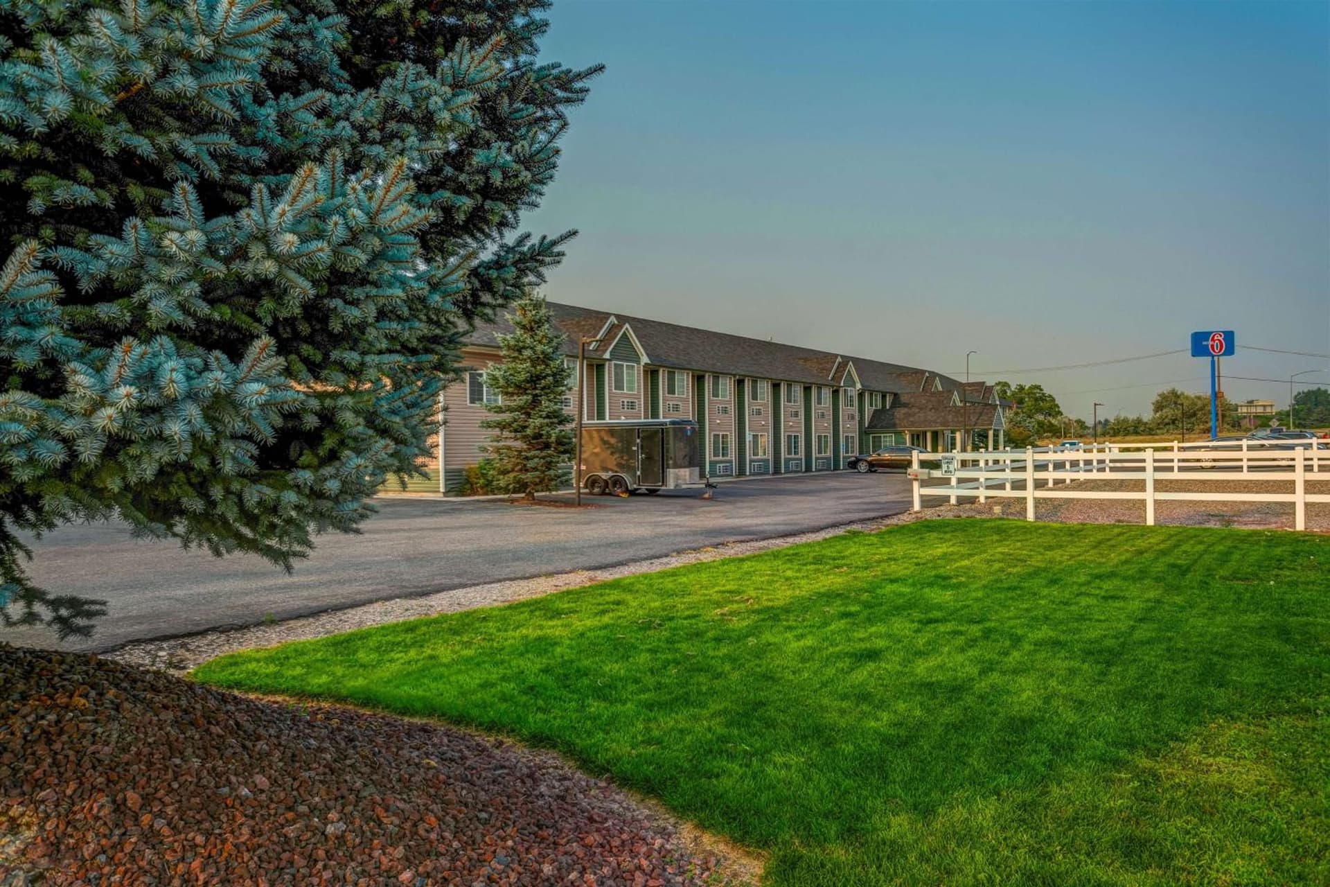 Motel 6-Idaho Falls, ID - Snake River featured exterior or lobby in Idaho Falls, ID — similar hotel