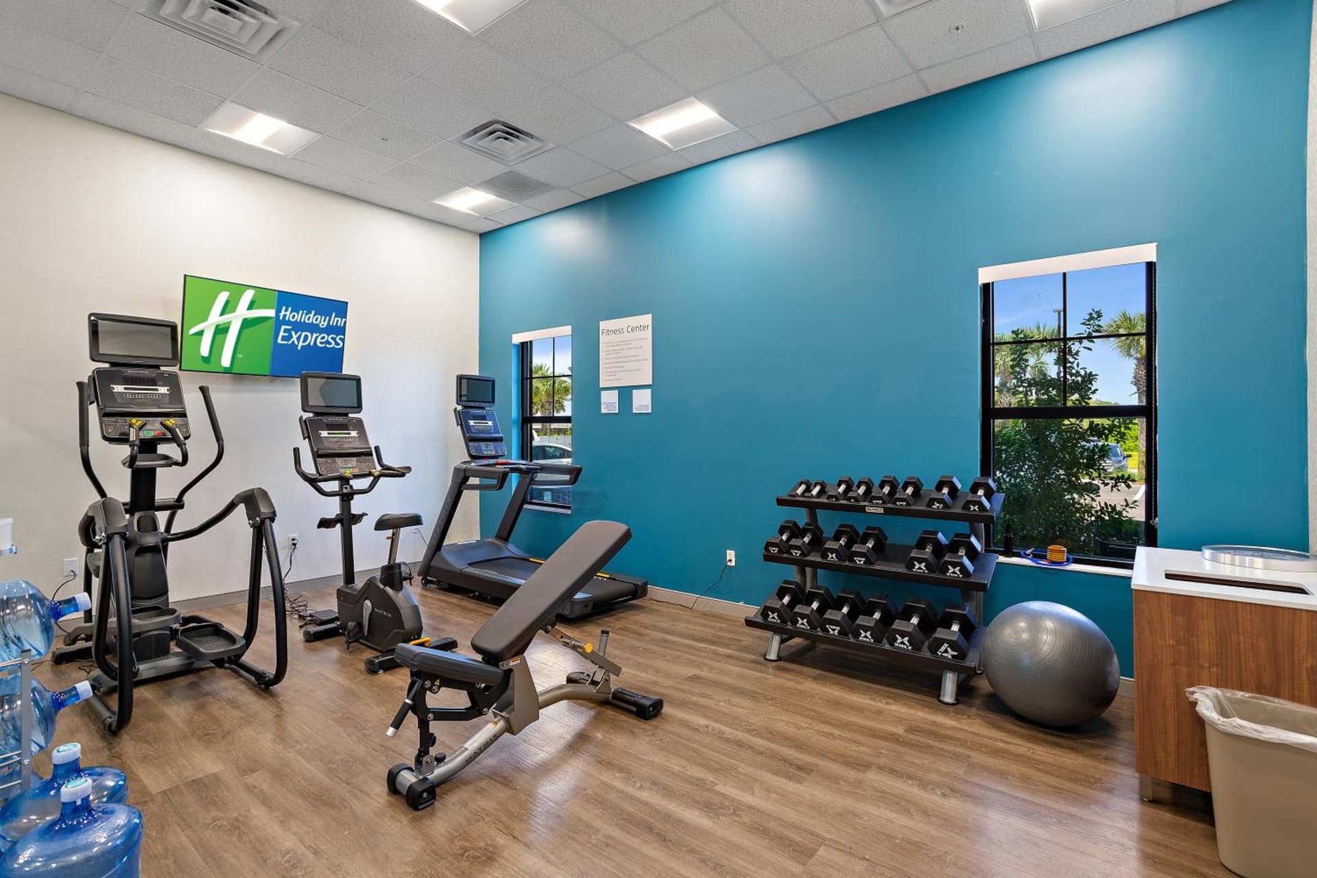 Holiday Inn Express St. Augustine - Vilano Beach by IHG interior in St. Augustine, FL — gallery photo 2