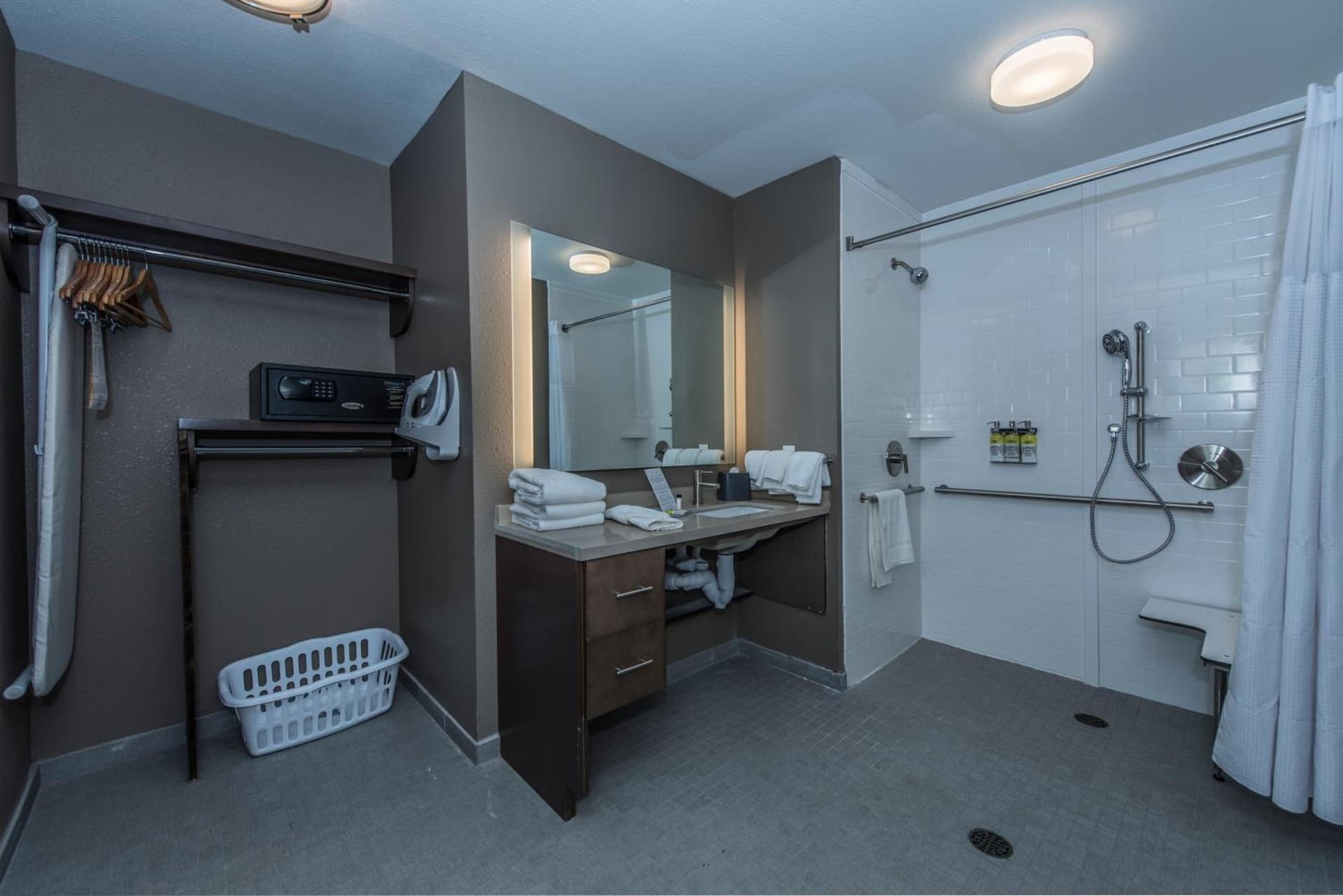 Staybridge Suites Charleston - Mount Pleasant by IHG gallery photo in Mount Pleasant, SC — image 15