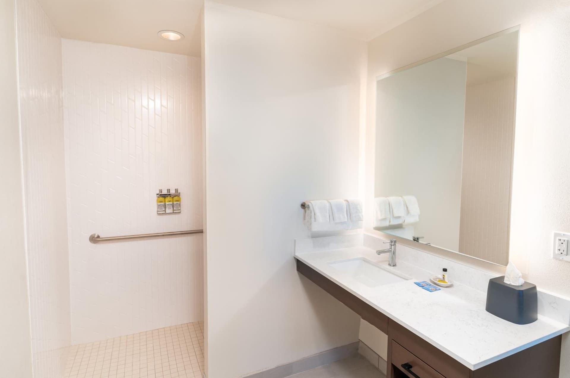 Staybridge Suites - Temecula - Wine Country by IHG interior in Temecula, CA — gallery photo 2