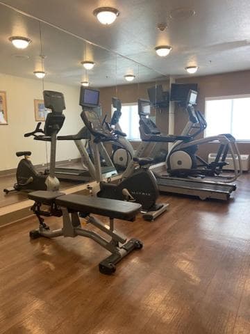 Holiday Inn Express Hotel & Suites Hinesville by IHG interior in Hinesville, GA — gallery photo 2