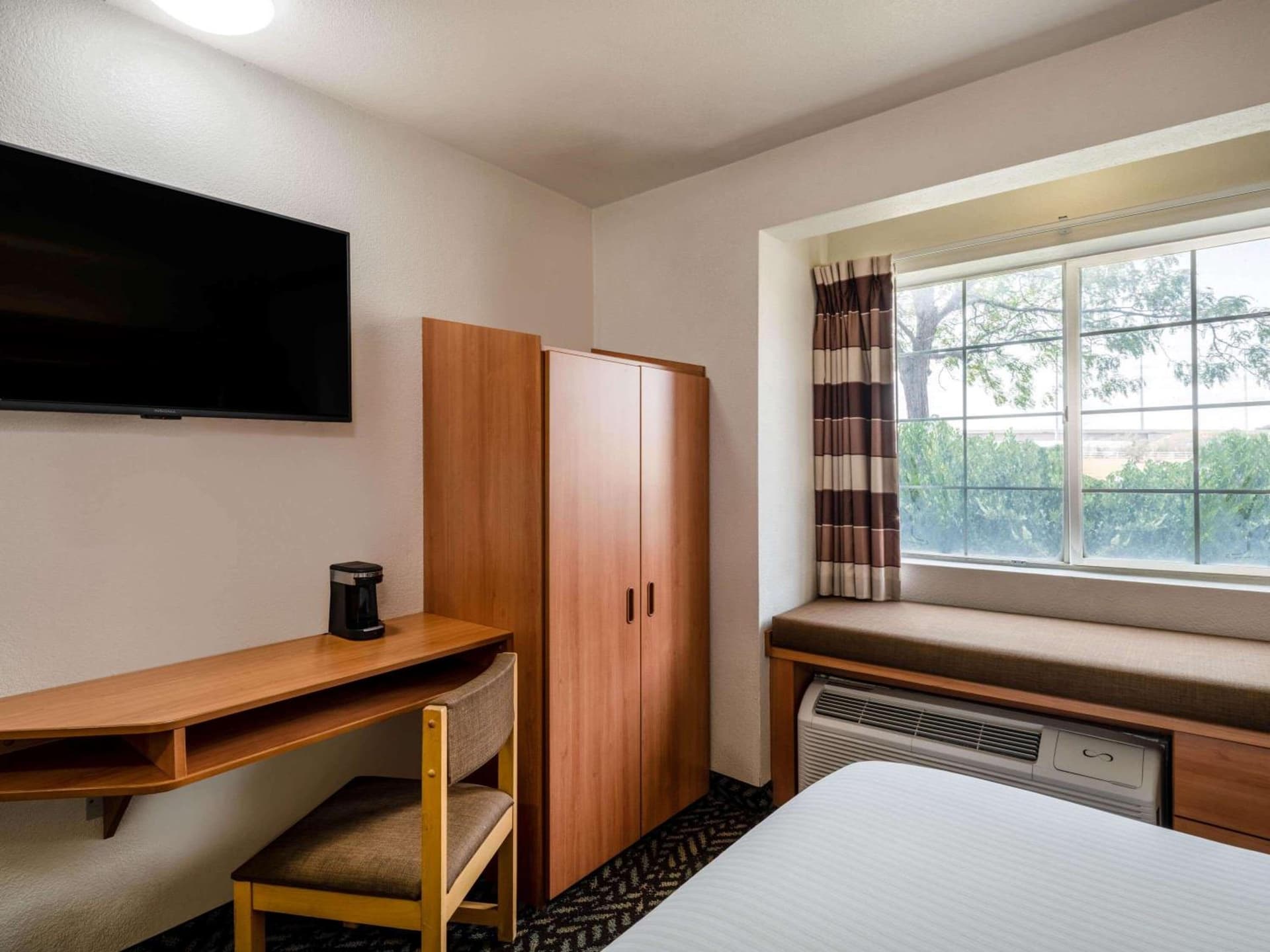 Microtel Inn & Suites by Wyndham Salt Lake City Airport gallery photo in Salt Lake City, UT — image 29