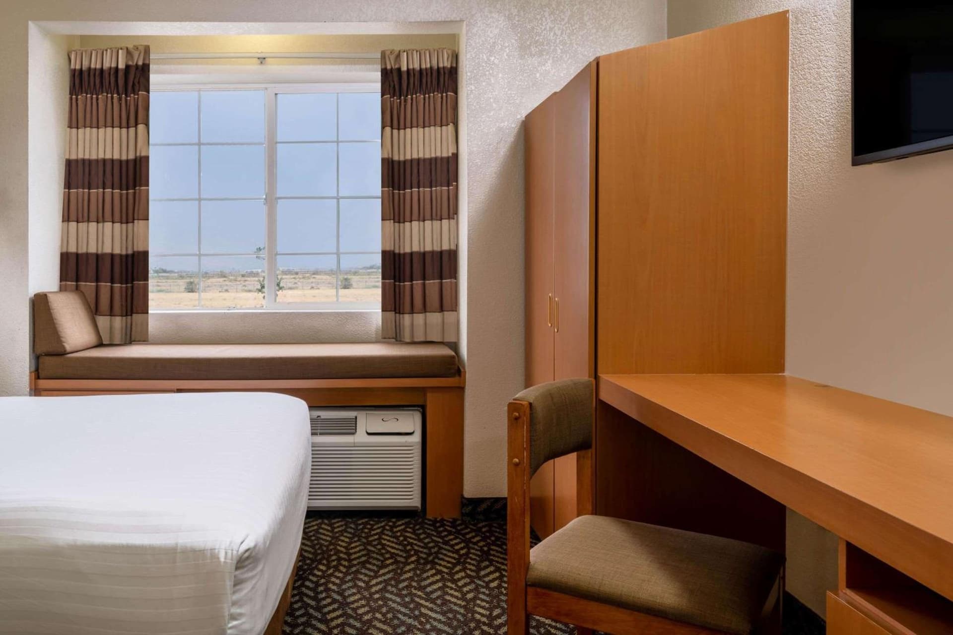 Microtel Inn & Suites by Wyndham Salt Lake City Airport gallery photo in Salt Lake City, UT — image 37