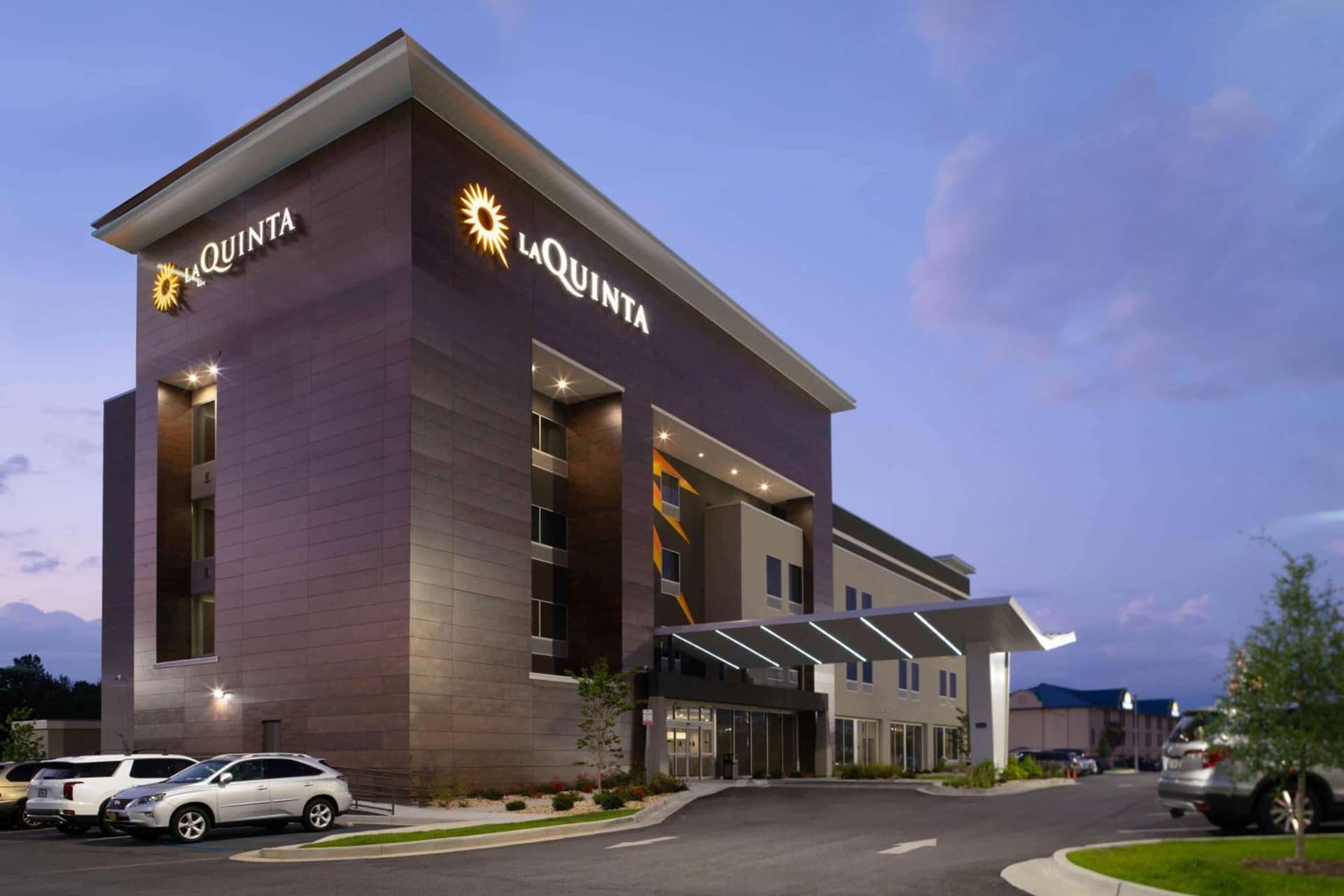 La Quinta Inn & Suites by Wyndham Tifton featured exterior or lobby in Tifton, GA — similar hotel