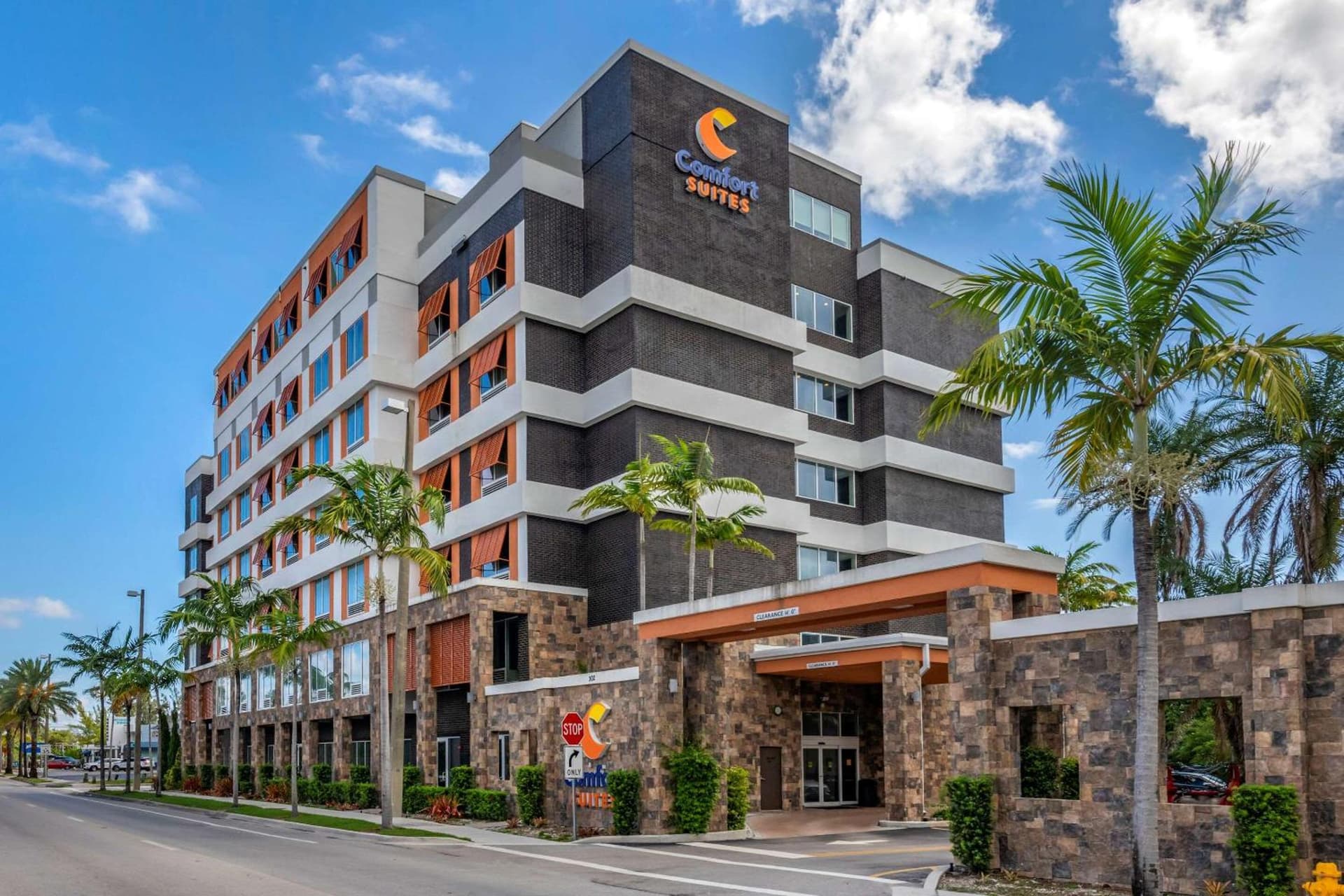 Comfort Suites Fort Lauderdale Airport & Cruise Port — hotel in Dania Beach, Florida