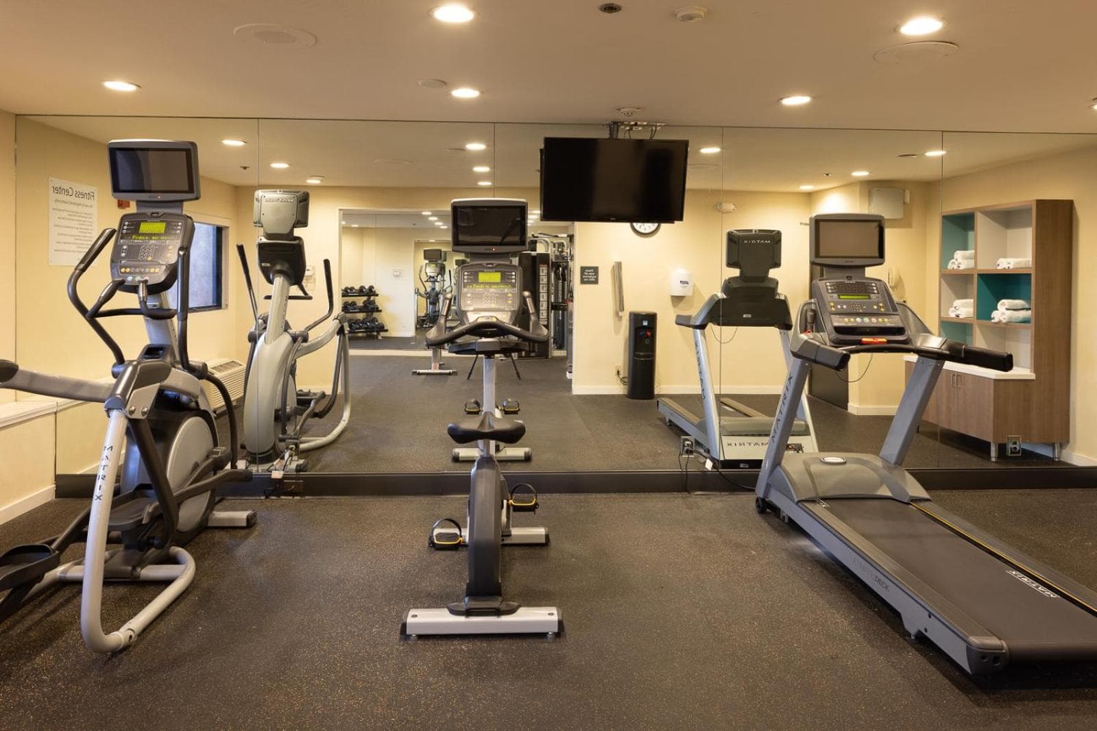 Holiday Inn Santa Ana-Orange Co Arpt by IHG gallery photo in Santa Ana, CA — image 49