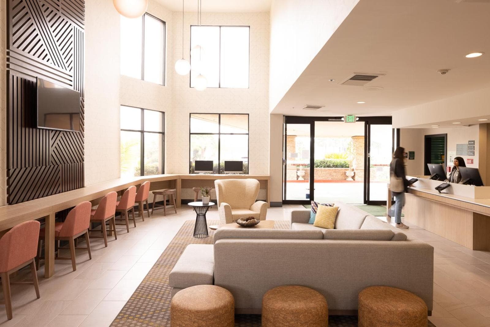 Holiday Inn Santa Ana-Orange Co Arpt by IHG interior in Santa Ana, CA — gallery photo 2