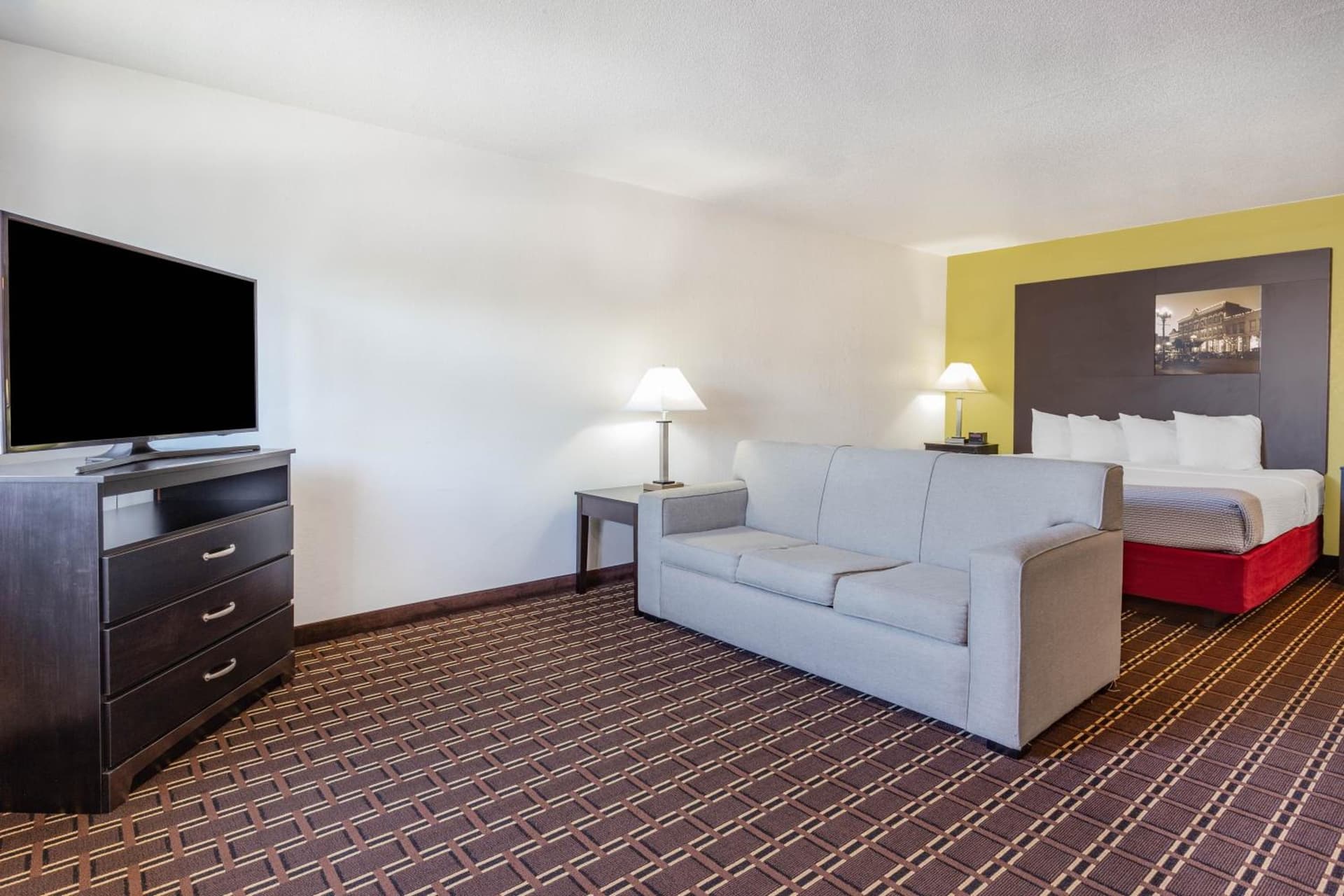Super 8 by Wyndham La Crosse gallery photo in La Crosse, WI — image 55