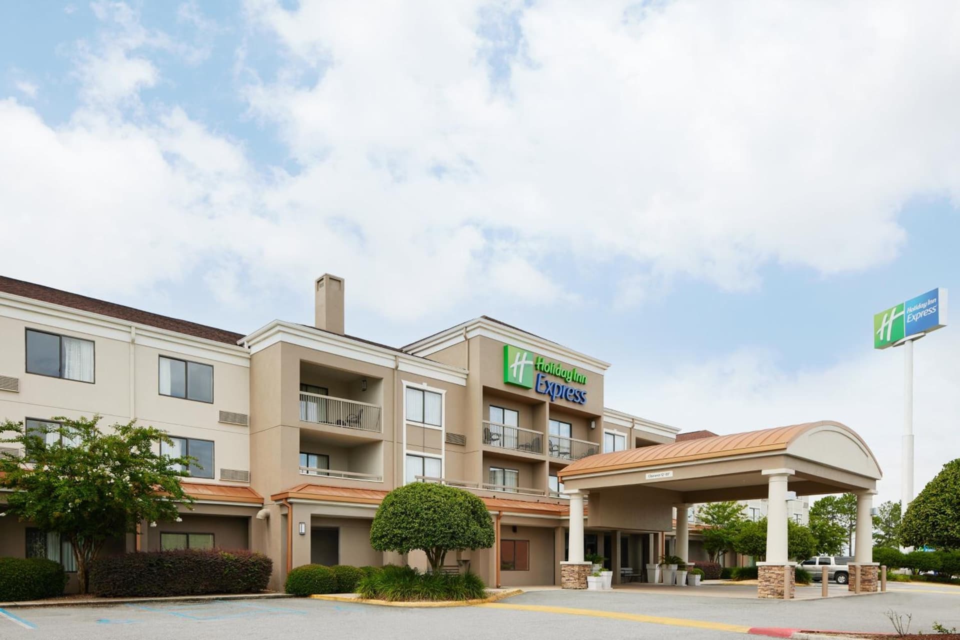 Holiday Inn Express Tifton by IHG featured exterior or lobby in Tifton, GA — similar hotel