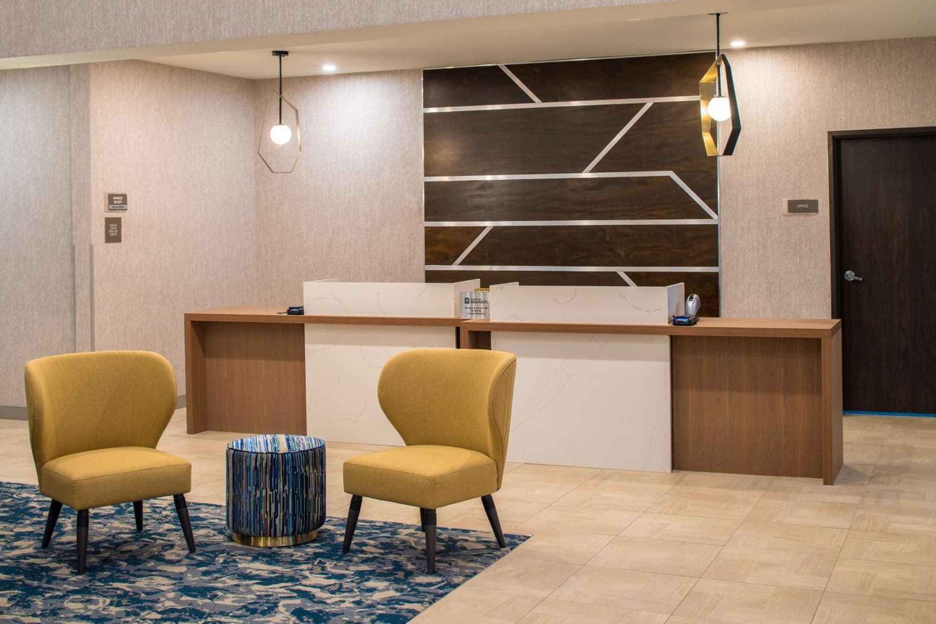 Best Western Premier Keizer Salem Hotel interior in Keizer, OR — gallery photo 2