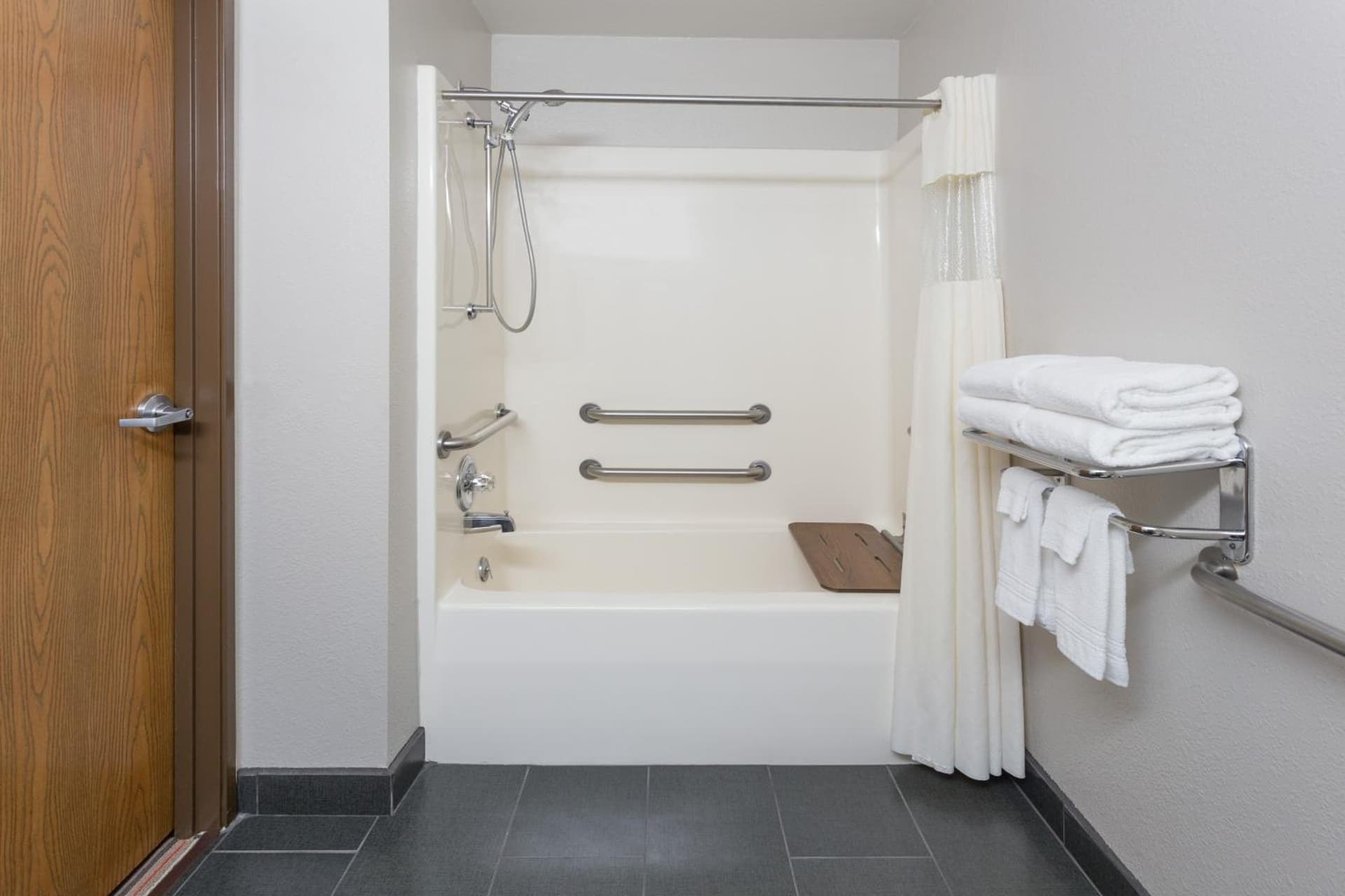 Microtel Inn and Suites by Wyndham Appleton gallery photo in Appleton, WI — image 14
