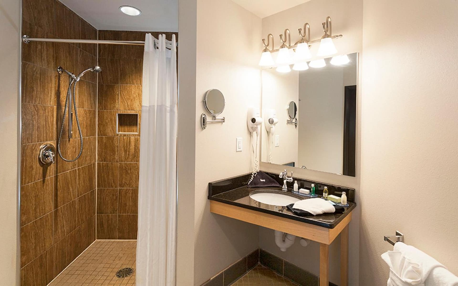 Park Point Marina Inn gallery photo in Duluth, MN — image 63