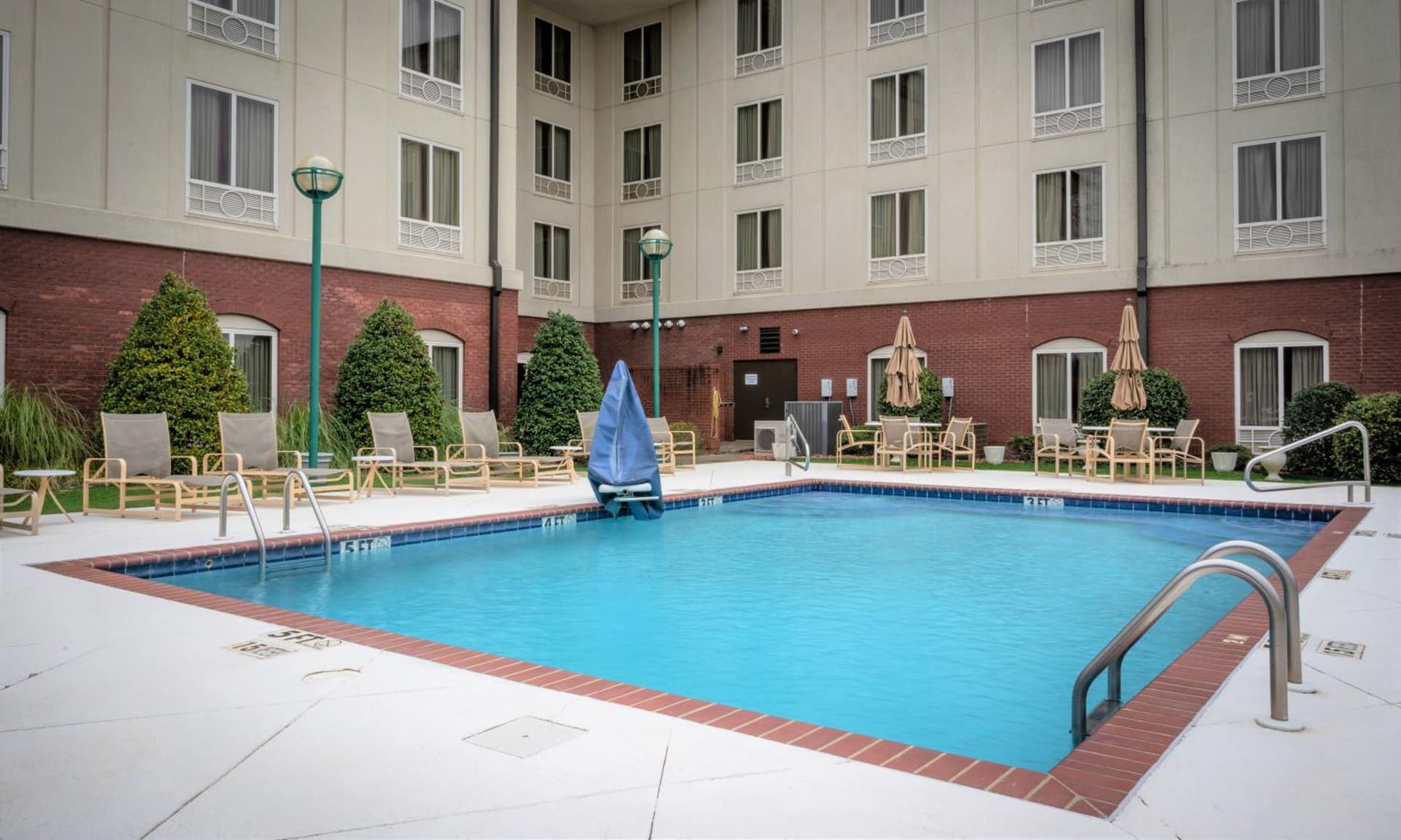 Holiday Inn Express & Suites - Tuscaloosa-University by IHG gallery photo in Tuscaloosa, AL — image 25