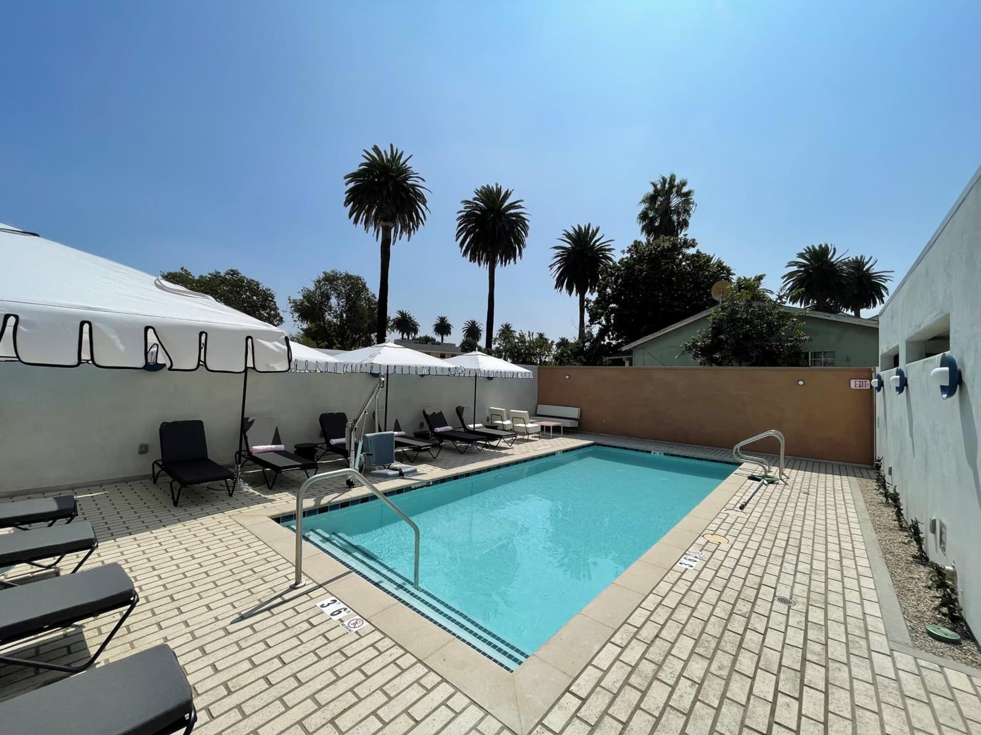 Alsace LA property views in Los Angeles, CA — gallery photo 3