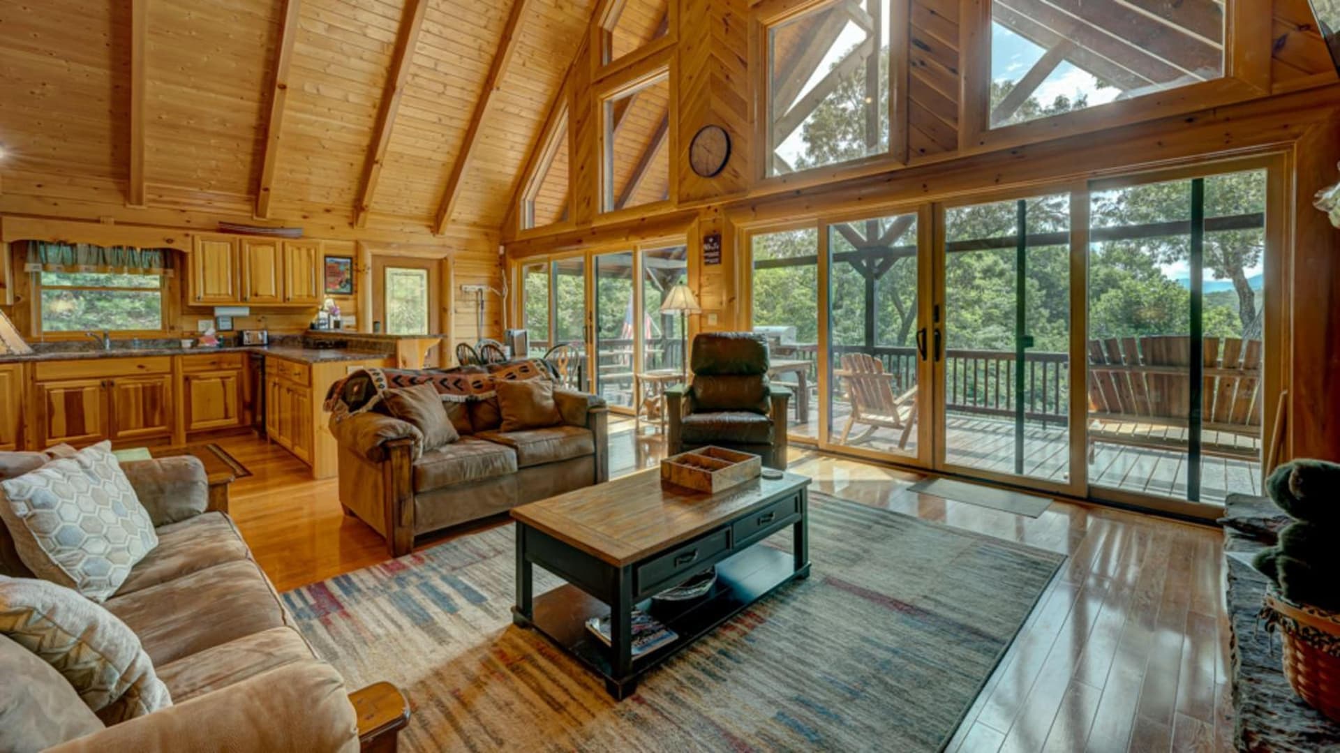 Bearway to Heaven interior in Blue Ridge, GA — gallery photo 2