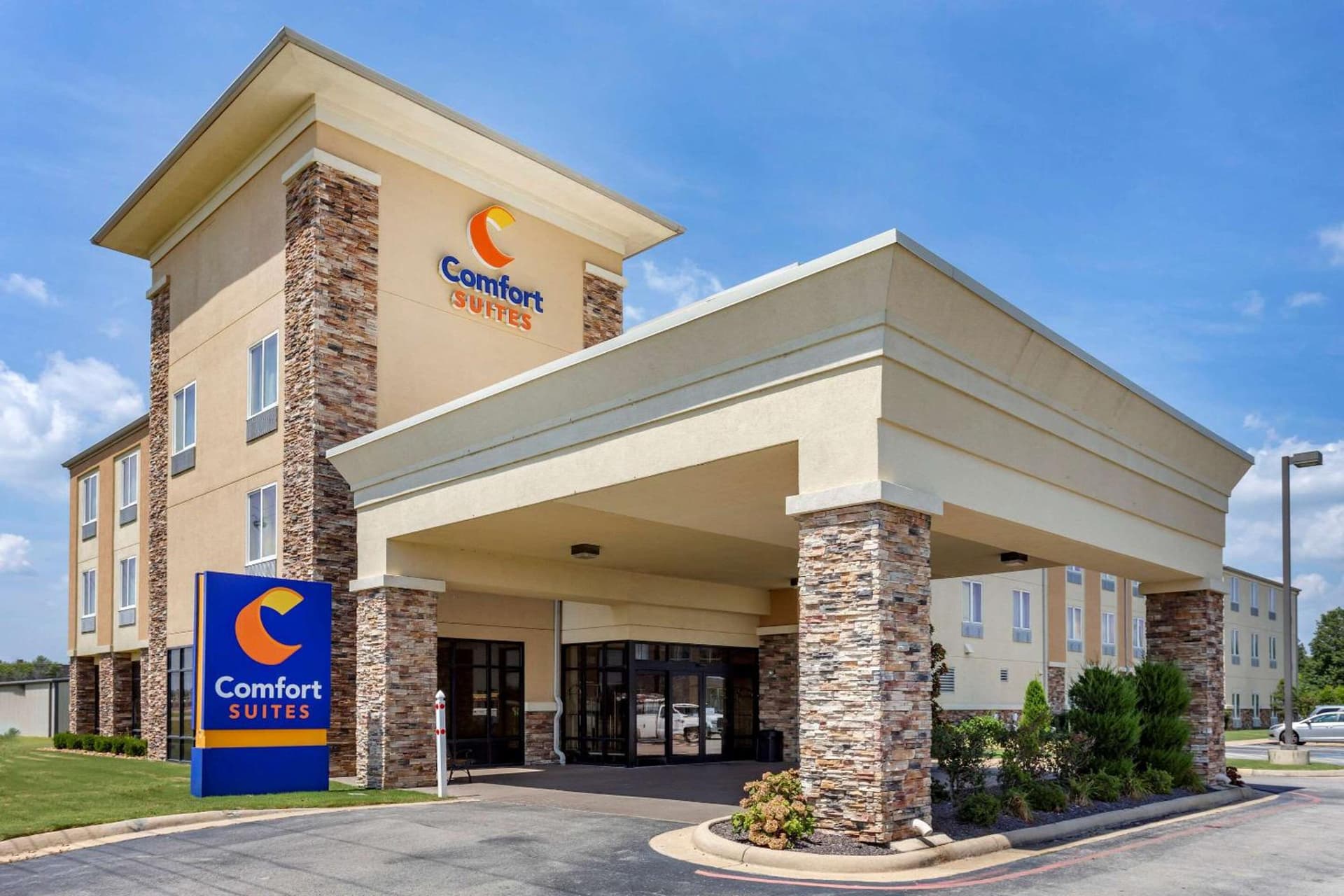 Comfort Suites Jonesboro University Area featured exterior or lobby in Jonesboro, AR — similar hotel
