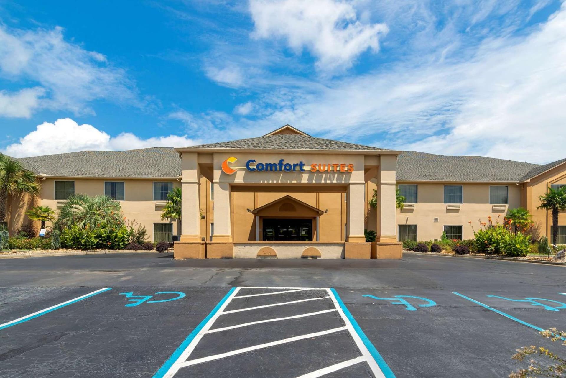 Comfort Suites Milledgeville interior in Milledgeville, GA — gallery photo 2