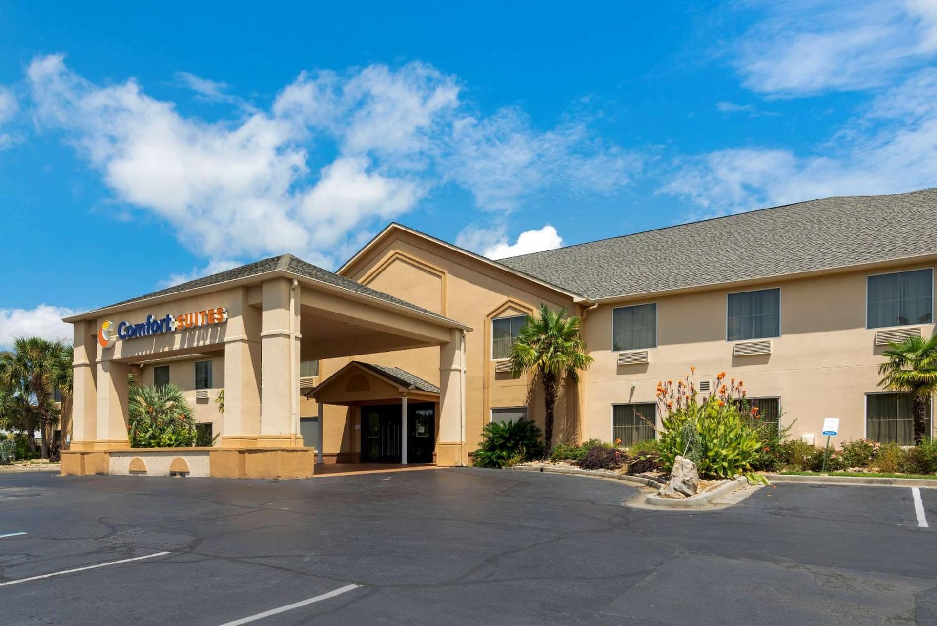 Comfort Suites Milledgeville property views in Milledgeville, GA — gallery photo 3