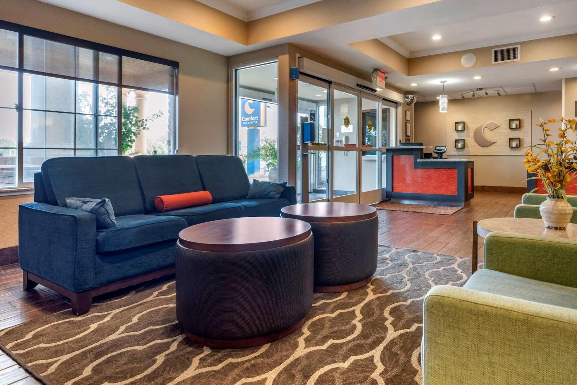 Comfort Inn & Suites Sacramento - University Area interior in Sacramento, CA — gallery photo 2