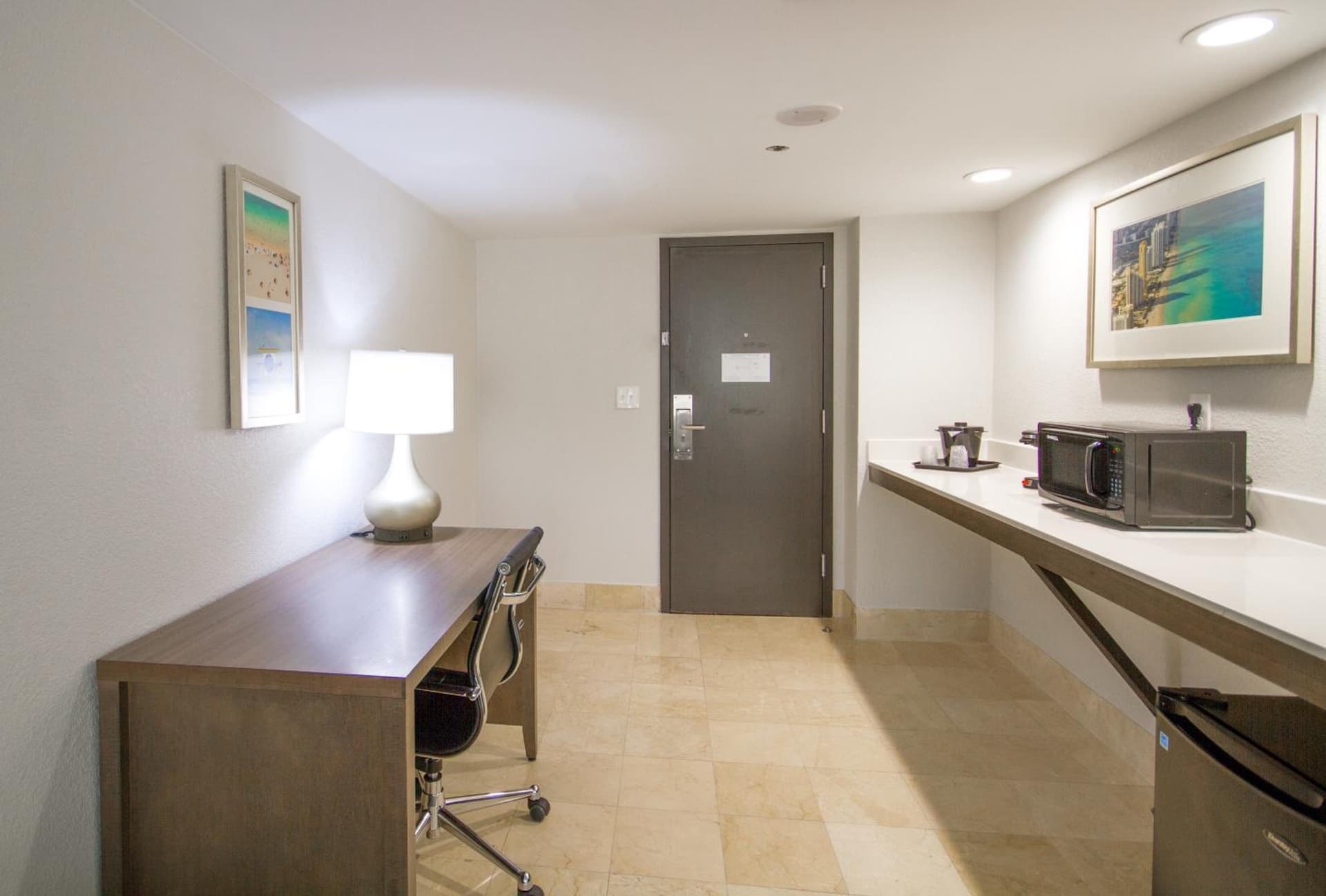Comfort Inn & Suites Downtown Brickell-Port of Miami gallery photo in Miami, FL — image 39