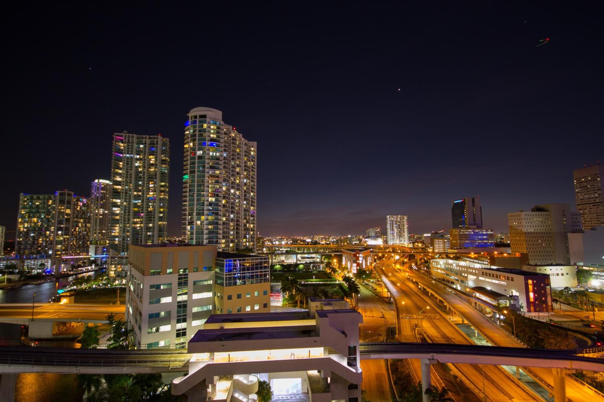 Comfort Inn & Suites Downtown Brickell-Port of Miami gallery photo in Miami, FL — image 49
