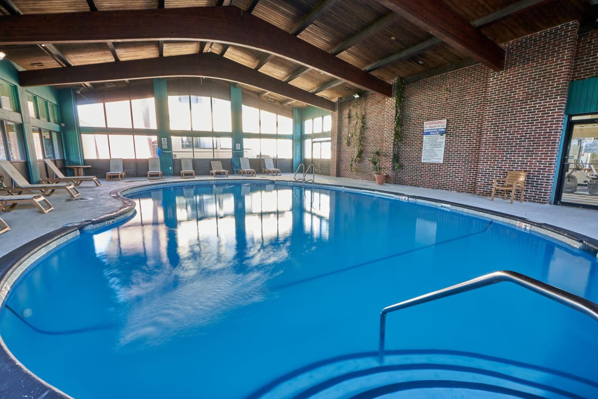 Riverview Inn & Suites interior in Somerset — gallery photo 2