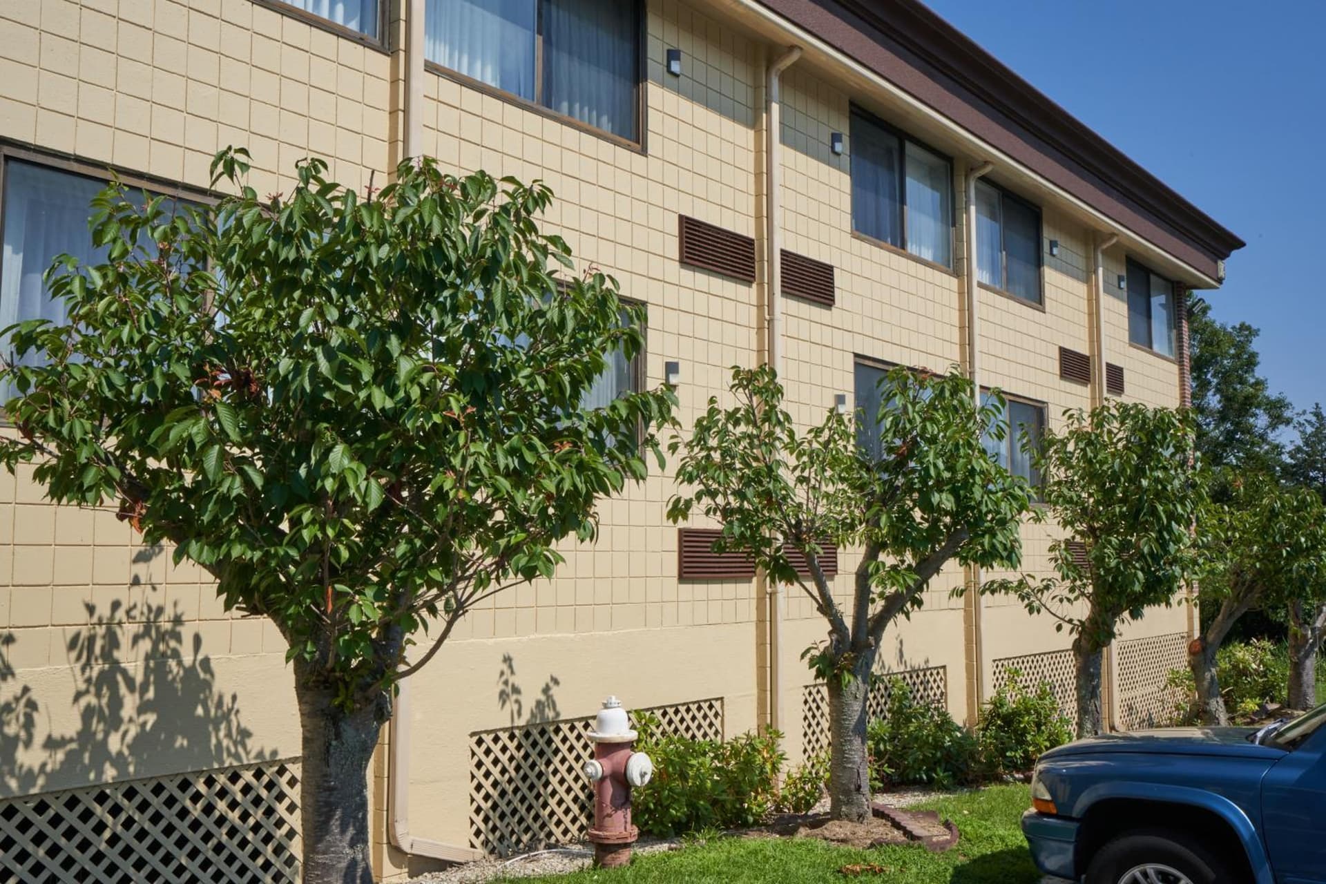 Riverview Inn & Suites featured exterior or lobby in Somerset — similar hotel