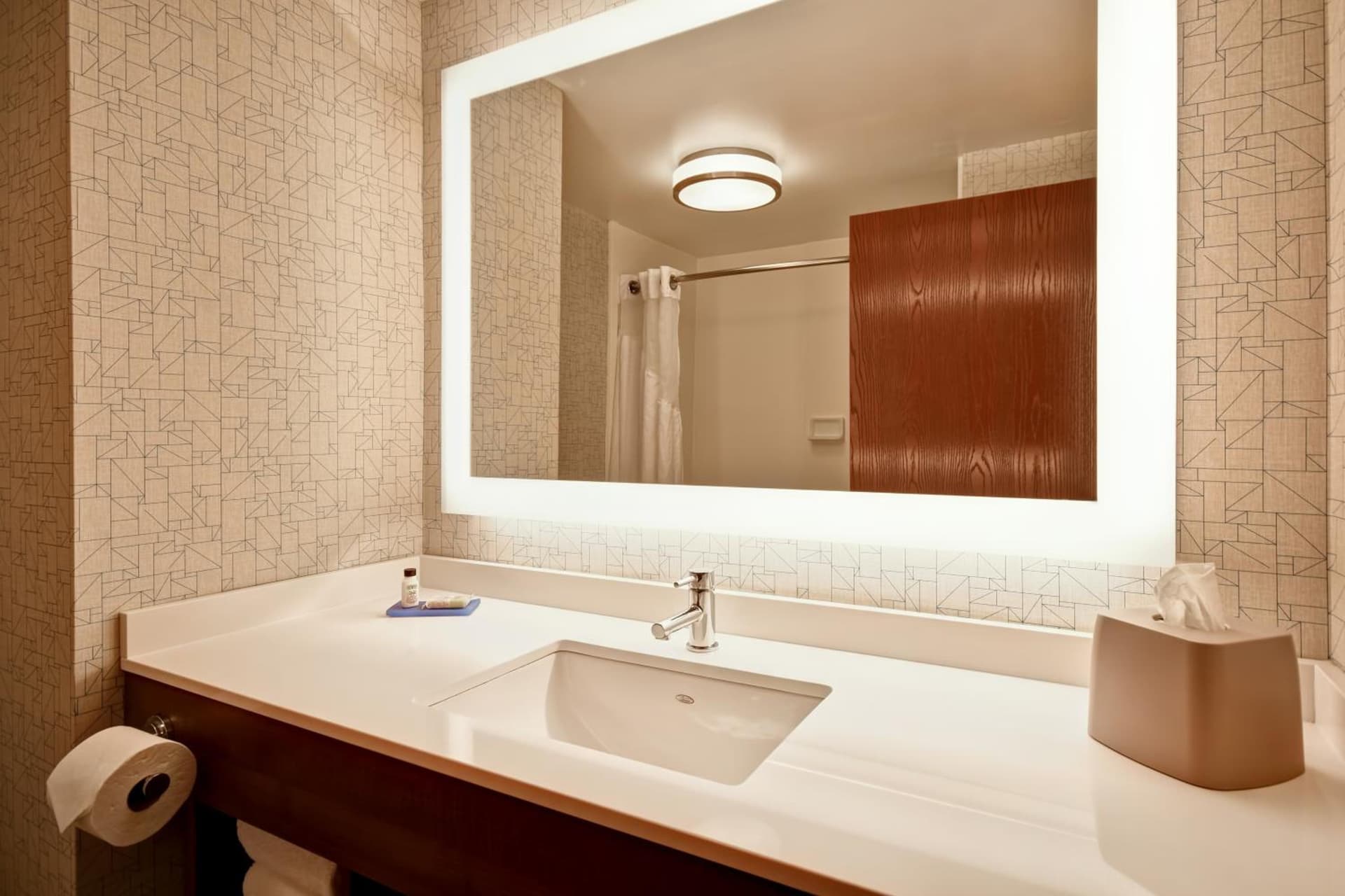 Holiday Inn Express Newport North - Middletown by IHG interior in Middletown, RI — gallery photo 2