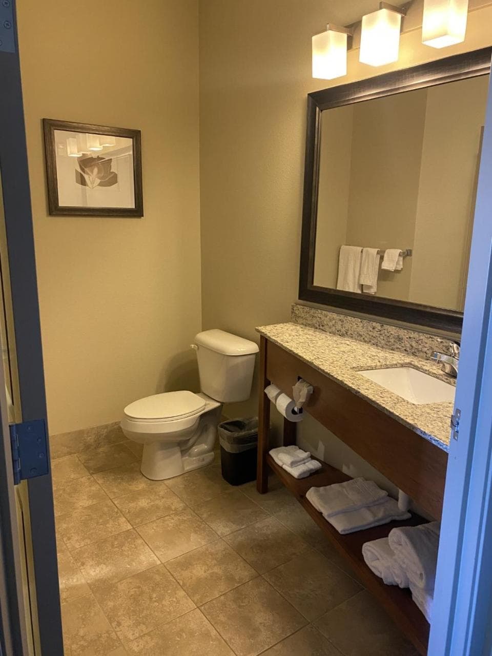 AmericInn by Wyndham Hartford SD gallery photo in Hartford, SD — image 14