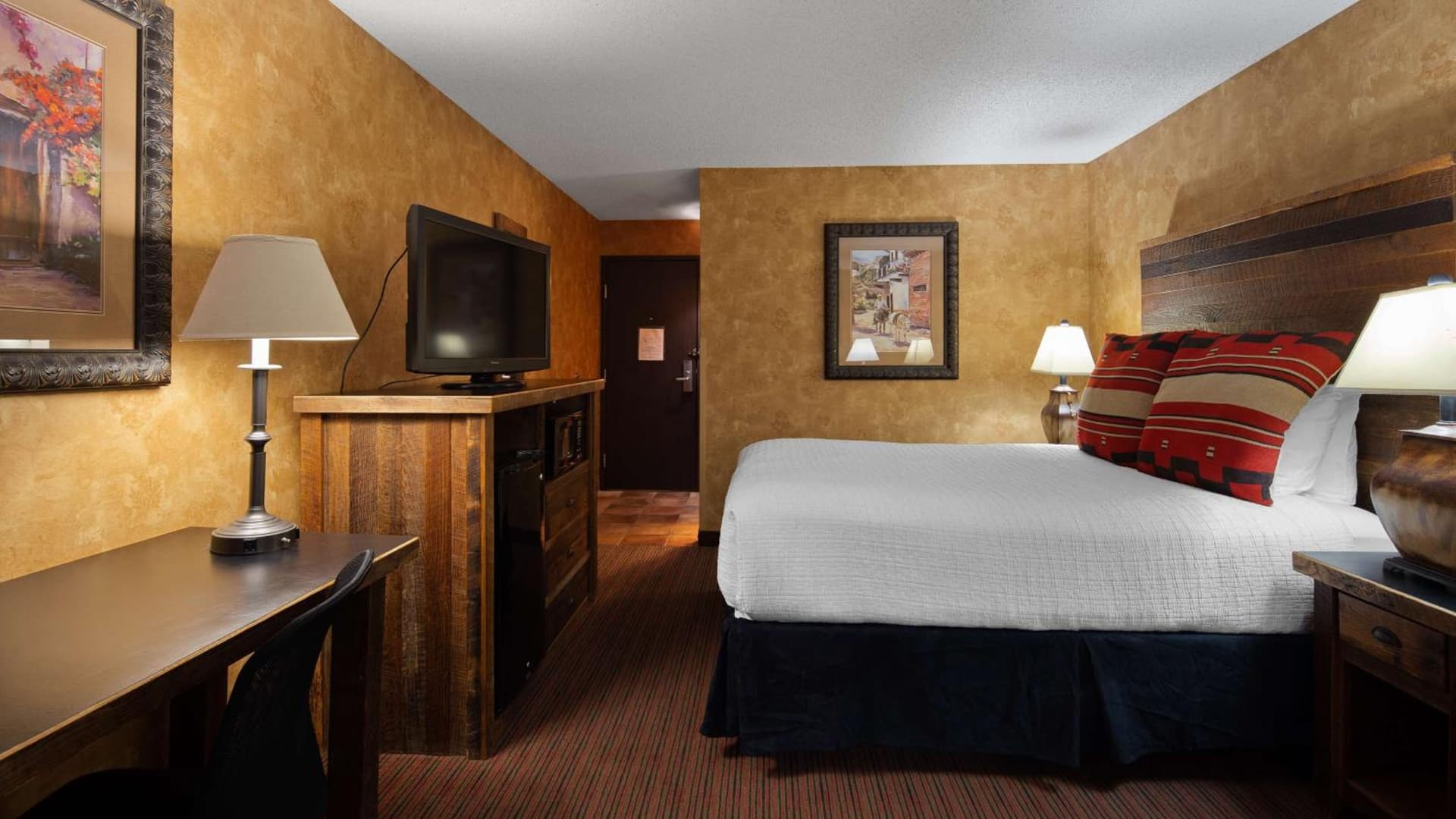 Best Western Plus Inn of Santa Fe property views in Santa Fe, NM — gallery photo 3