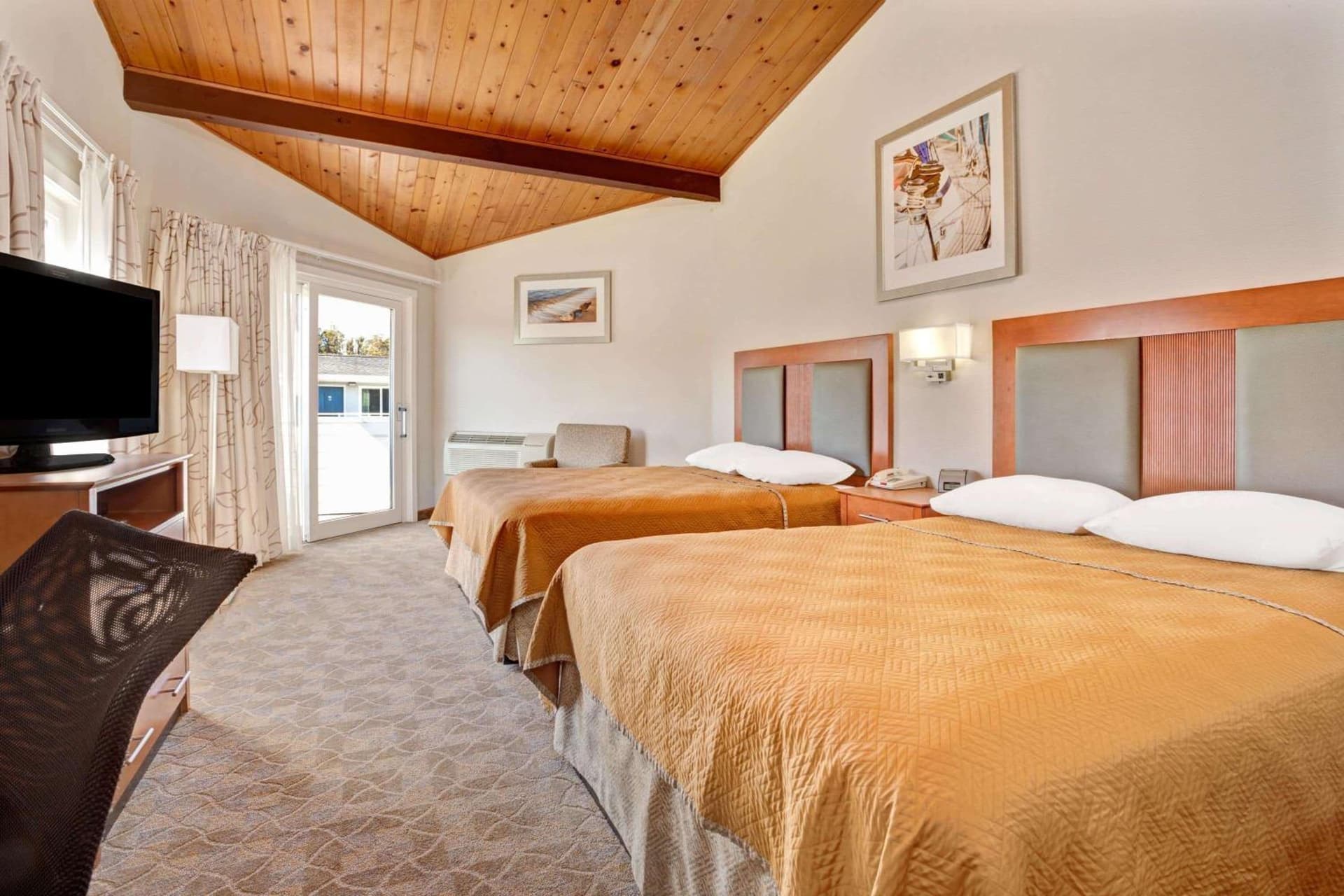 Travelodge by Wyndham Mill Valley/Sausalito property views in Mill Valley, CA — gallery photo 3