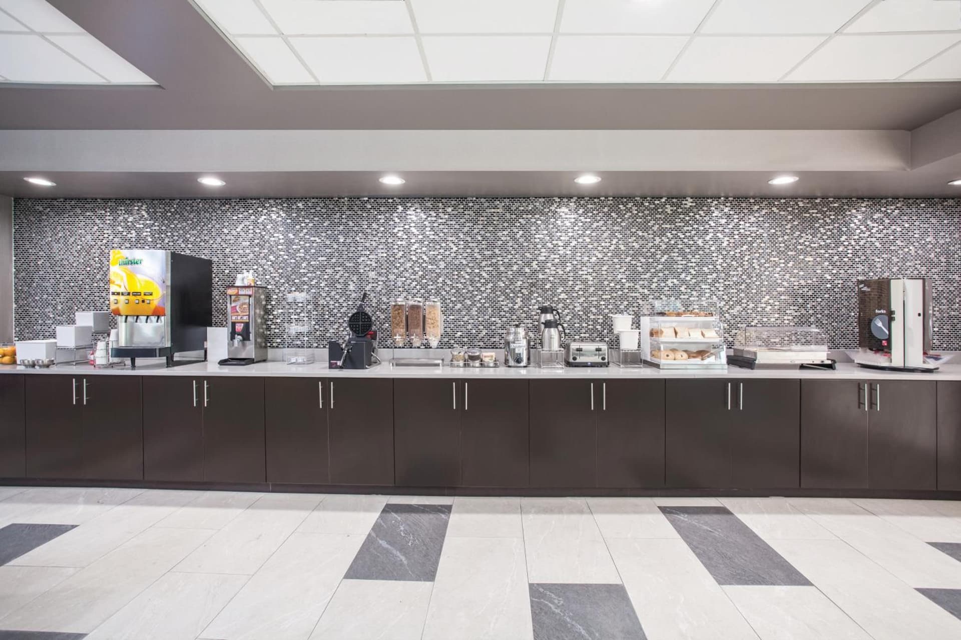 La Quinta by Wyndham Clearwater South gallery photo in Clearwater, FL — image 18