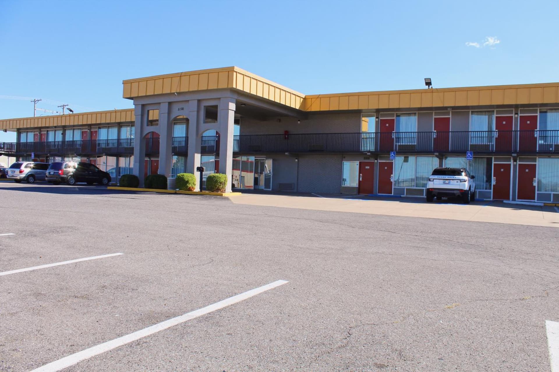 Econo Lodge Paducah West I-24 property views in Paducah, KY — gallery photo 3