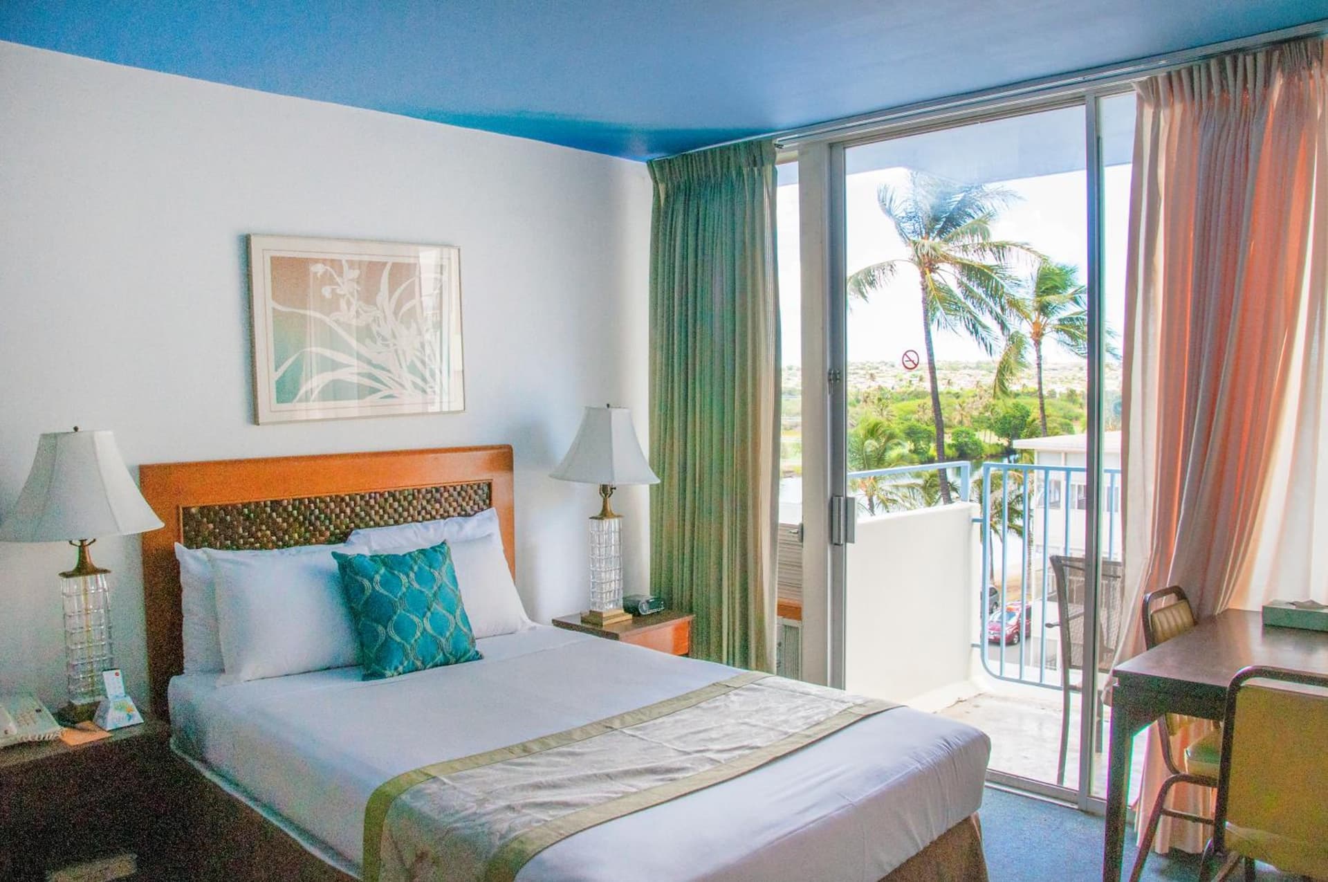 Holiday Surf Hotel (with full kitchen) interior in Honolulu, HI — gallery photo 2