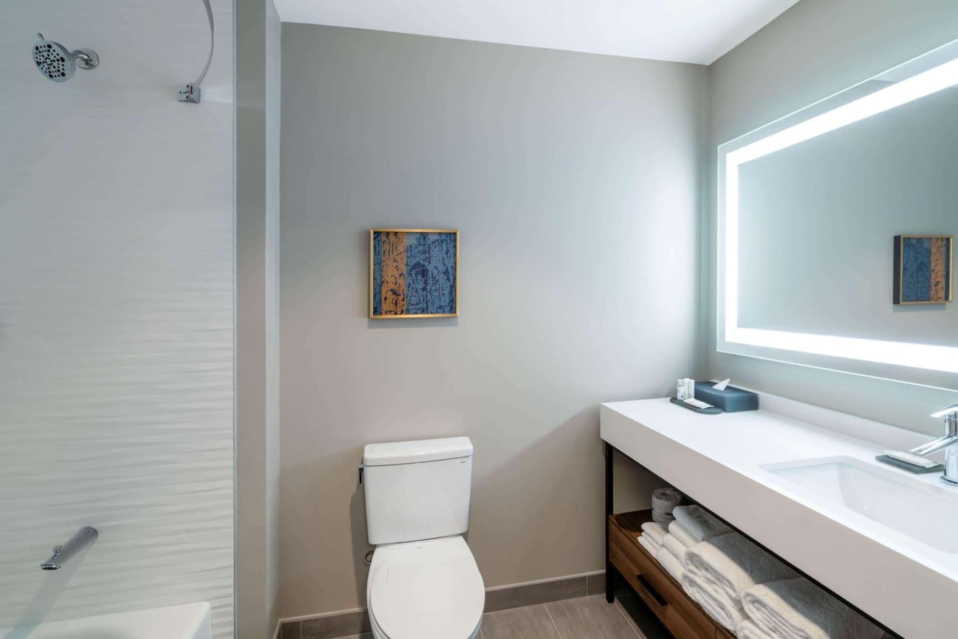 La Quinta Inn & Suites by Wyndham Nashville Downtown Stadium gallery photo in Nashville, TN — image 86