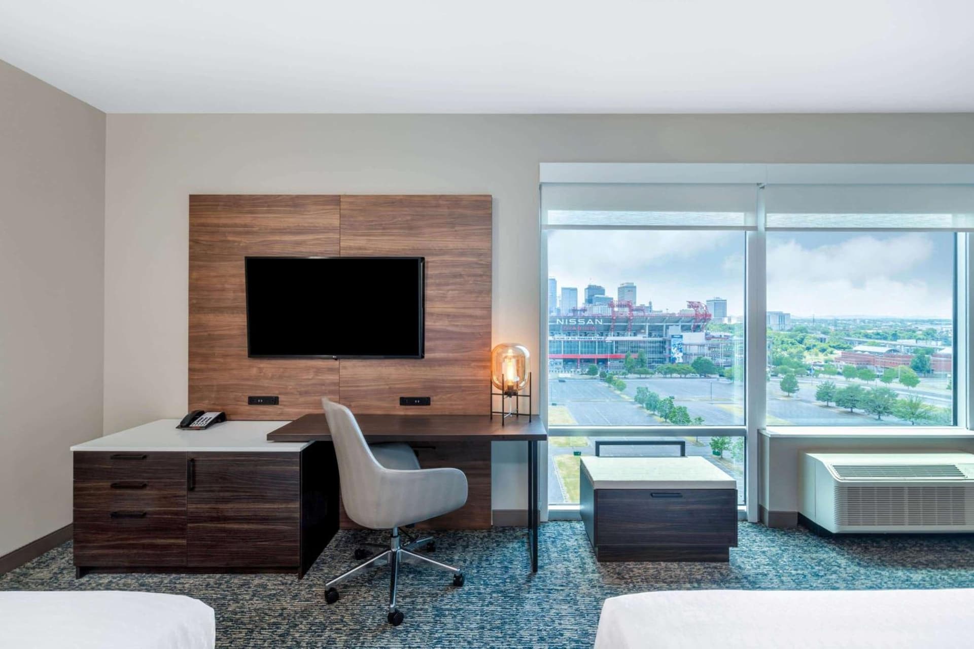 La Quinta Inn & Suites by Wyndham Nashville Downtown Stadium gallery photo in Nashville, TN — image 81