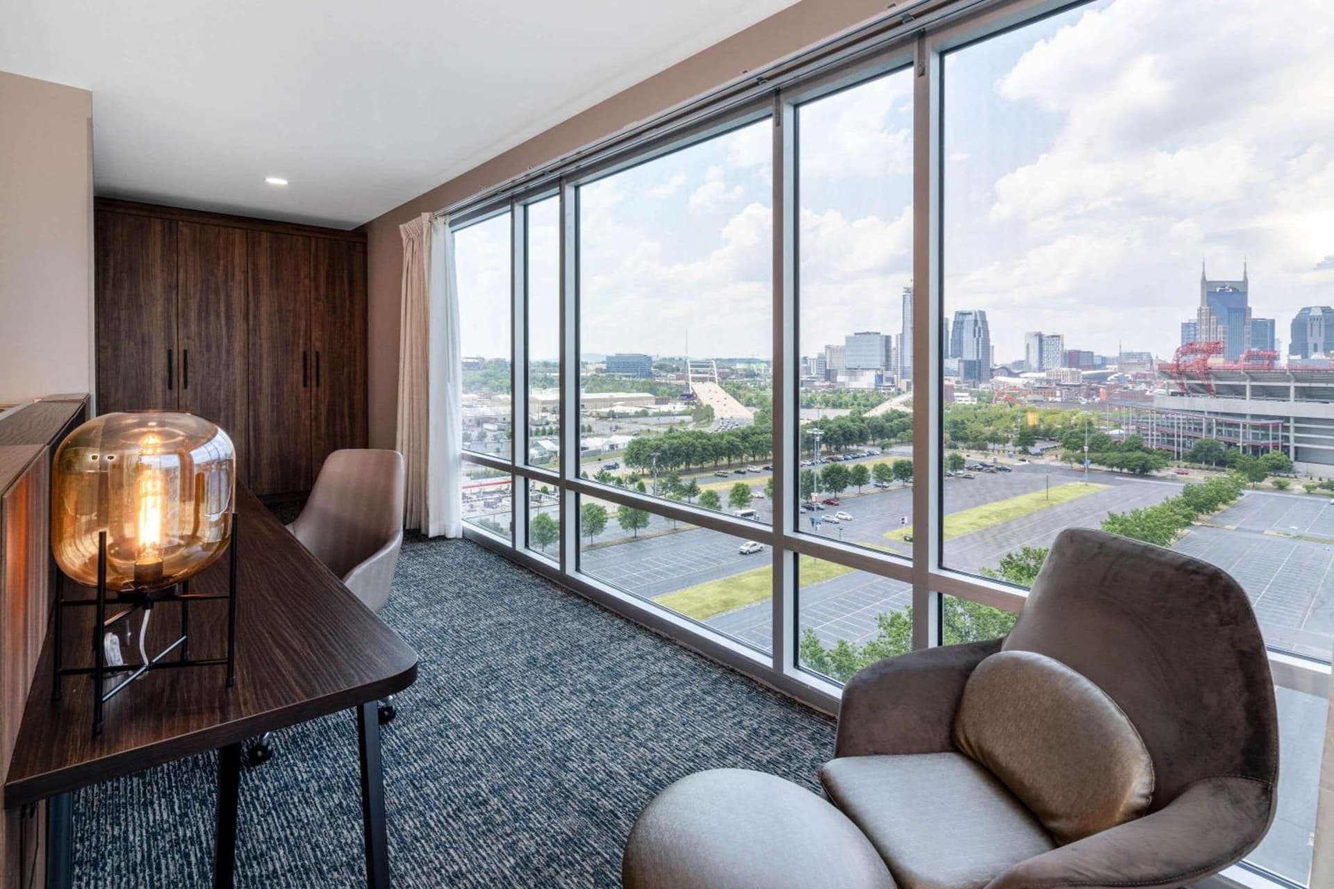 La Quinta Inn & Suites by Wyndham Nashville Downtown Stadium gallery photo in Nashville, TN — image 90