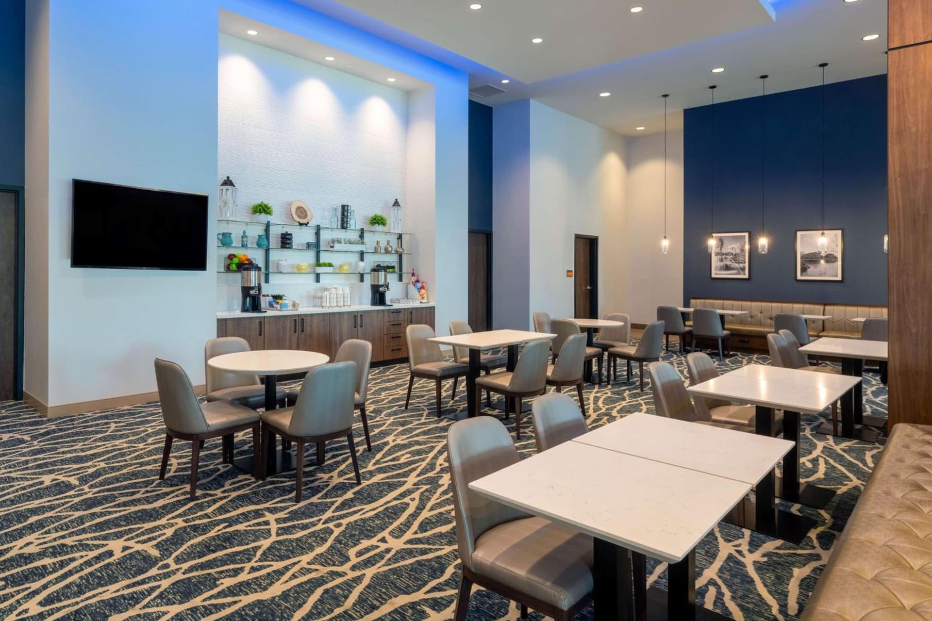 La Quinta Inn & Suites by Wyndham Nashville Downtown Stadium gallery photo in Nashville, TN — image 56