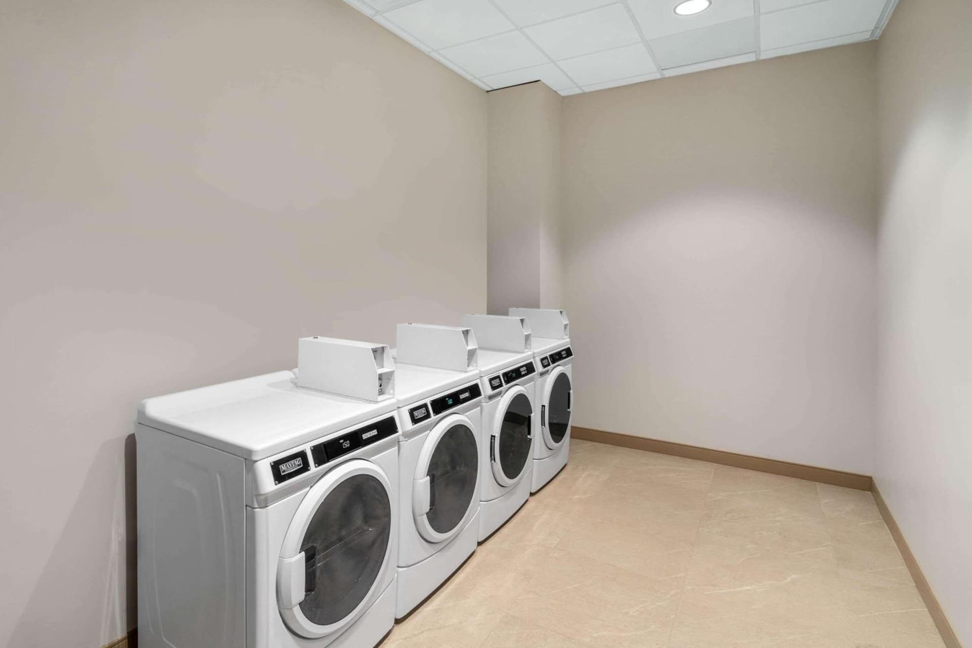 La Quinta Inn & Suites by Wyndham Nashville Downtown Stadium gallery photo in Nashville, TN — image 75