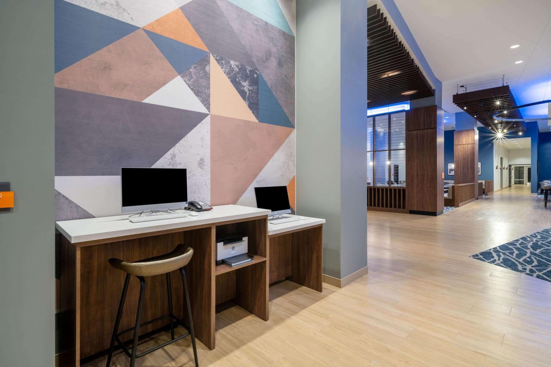 La Quinta Inn & Suites by Wyndham Nashville Downtown Stadium gallery photo in Nashville, TN — image 17